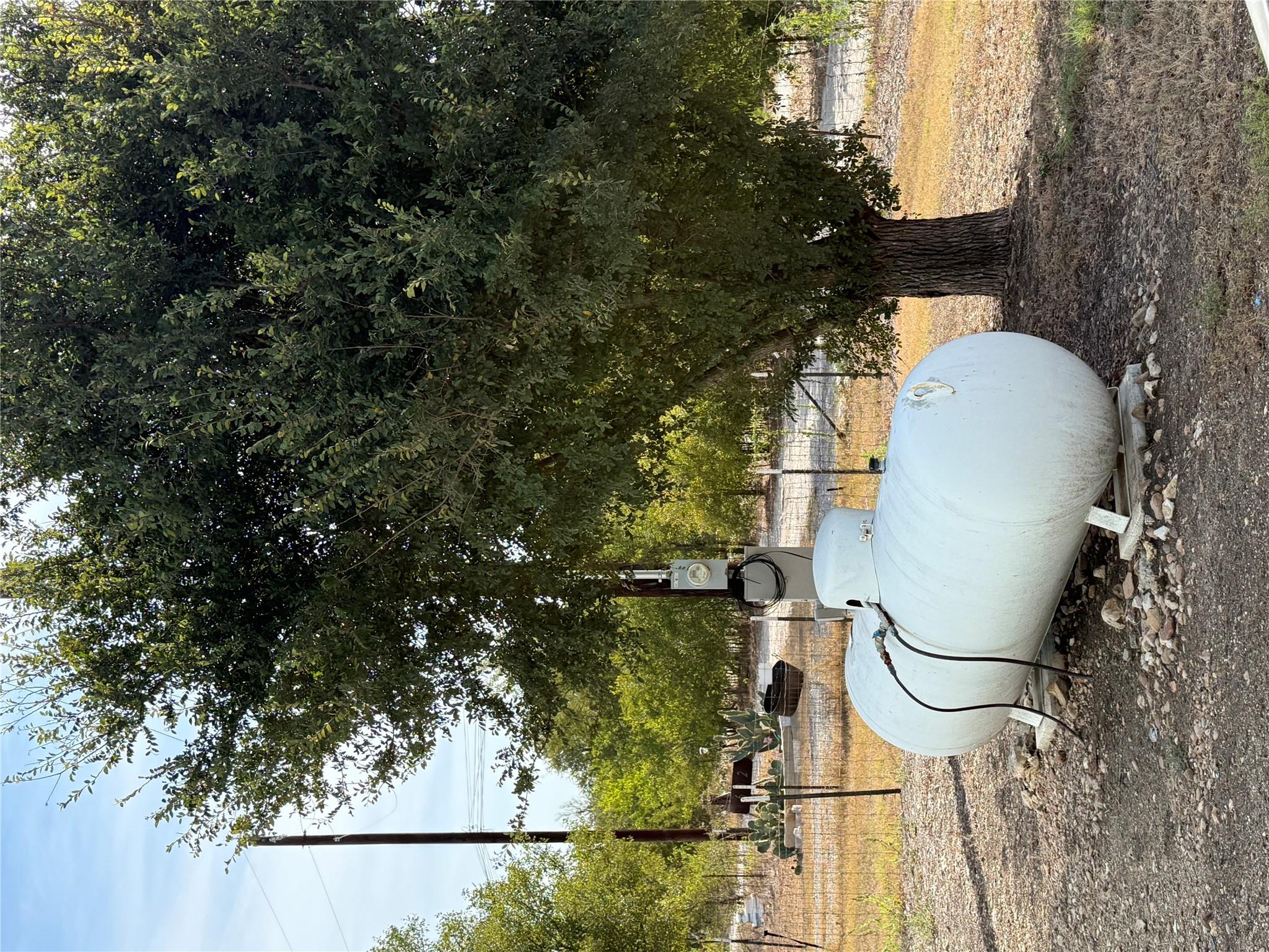 622 Longhollow Rd, Dale, TX 78616