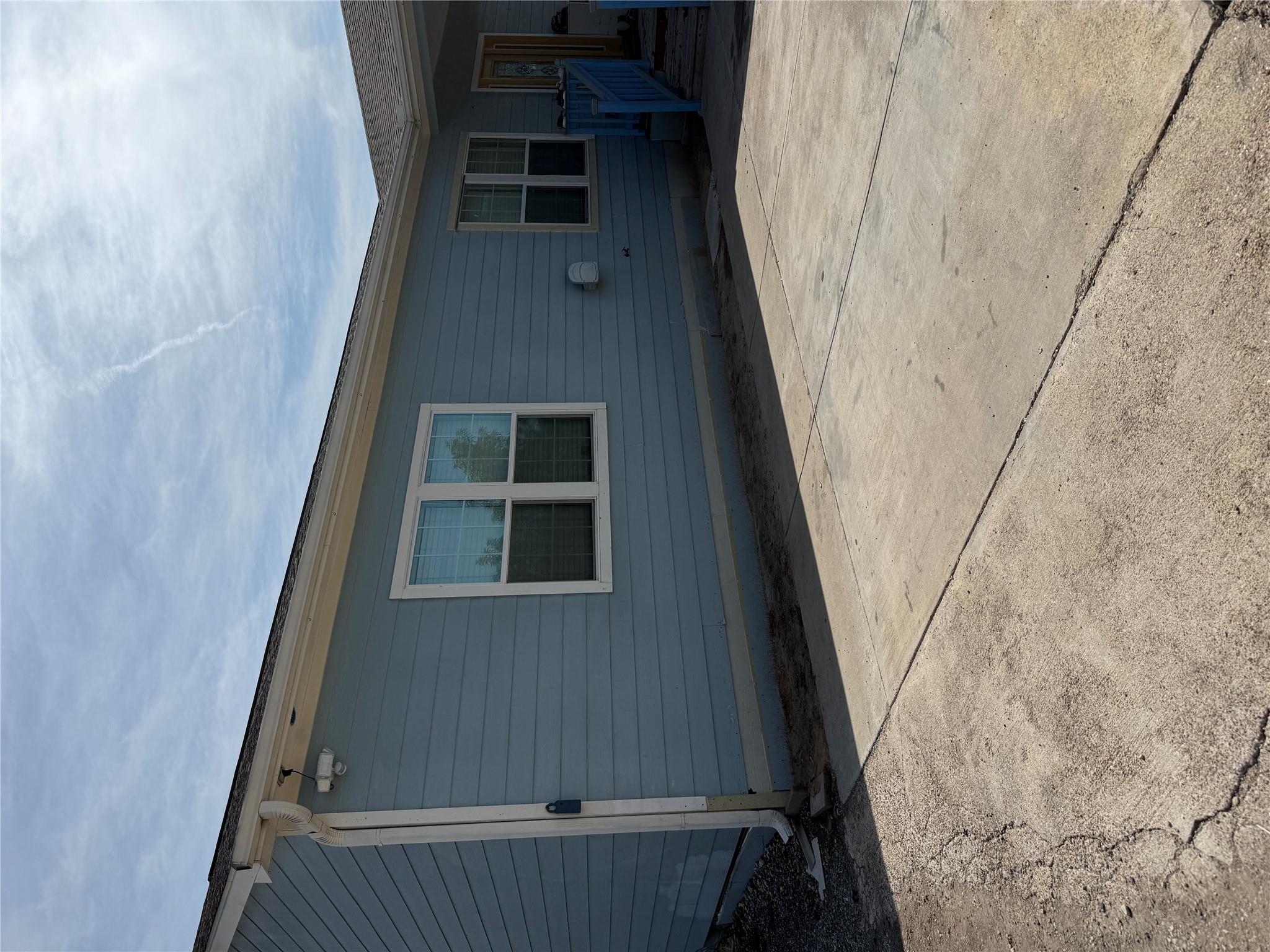 622 Longhollow Rd, Dale, TX 78616