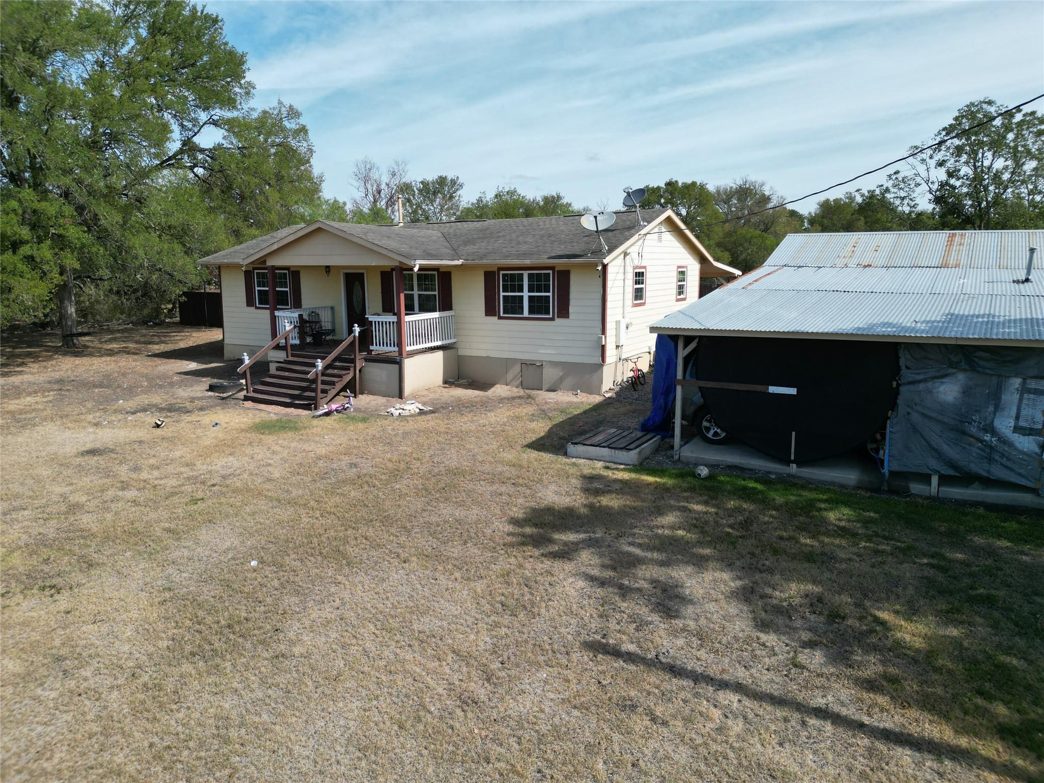 622 Longhollow Rd, Dale, TX 78616