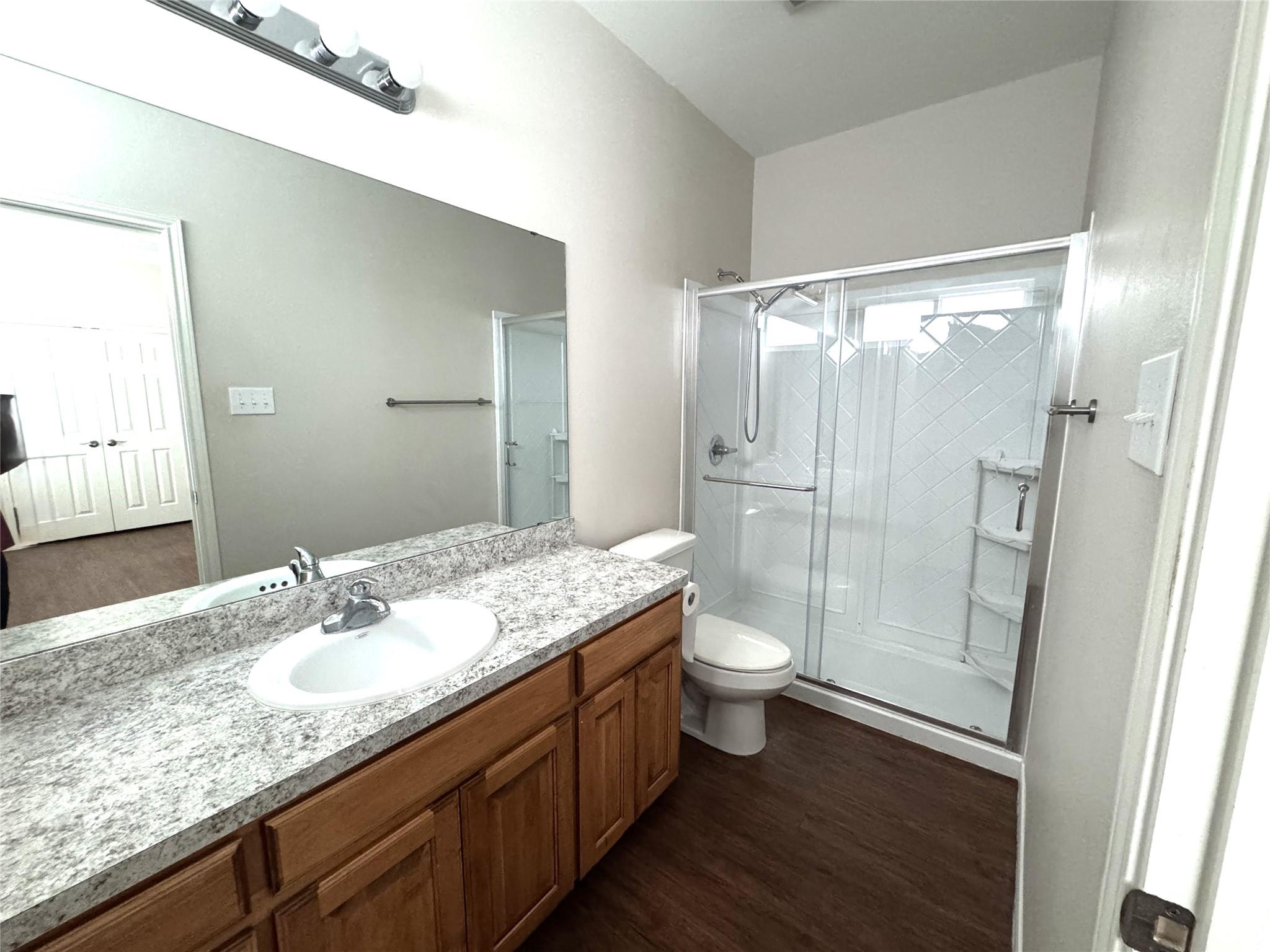 905-B Crockett St, Lockhart, TX 78644