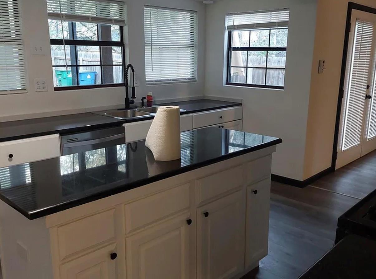 7916 Copano Dr, Austin, TX 78749