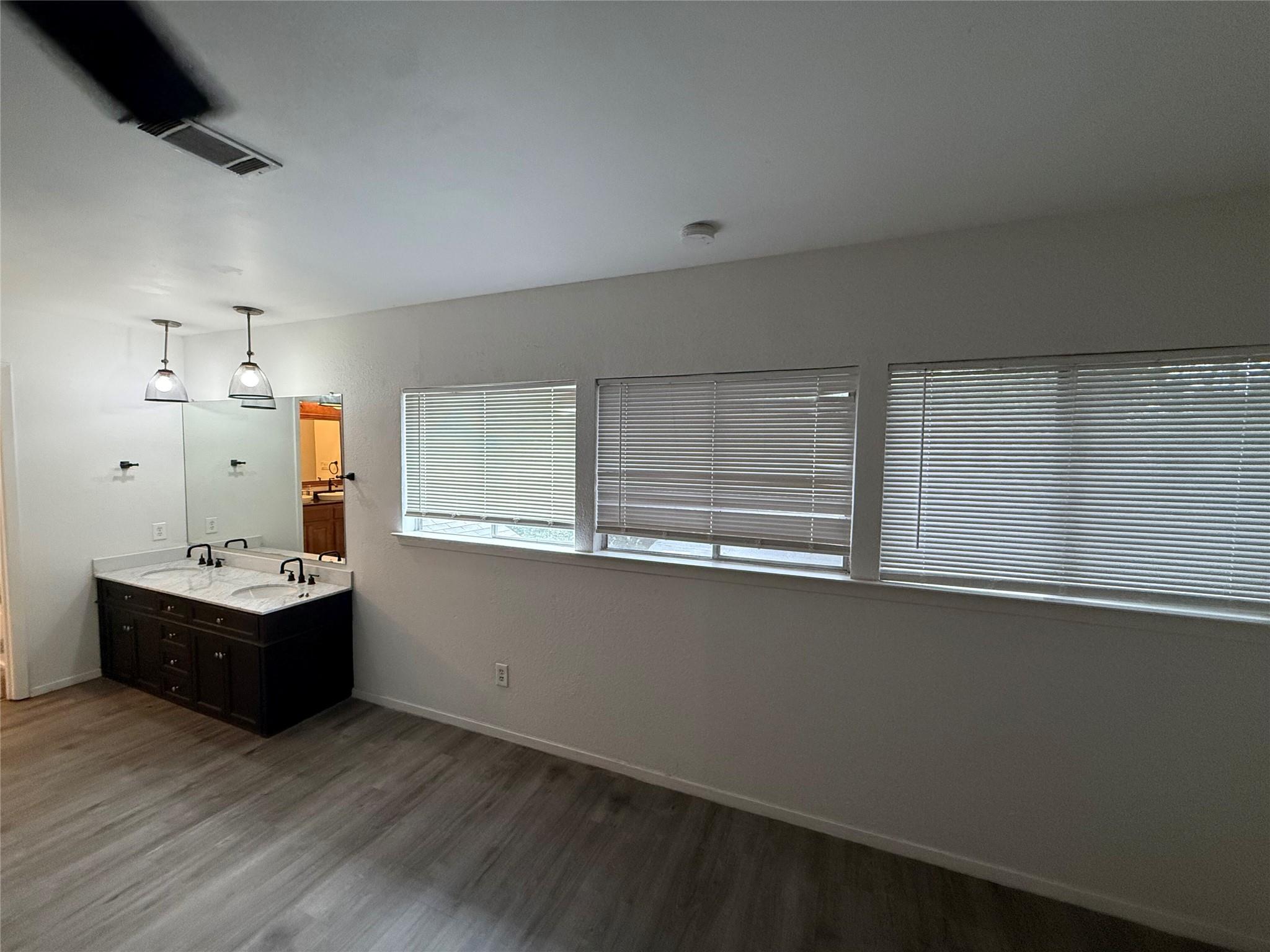 7916 Copano Dr, Austin, TX 78749