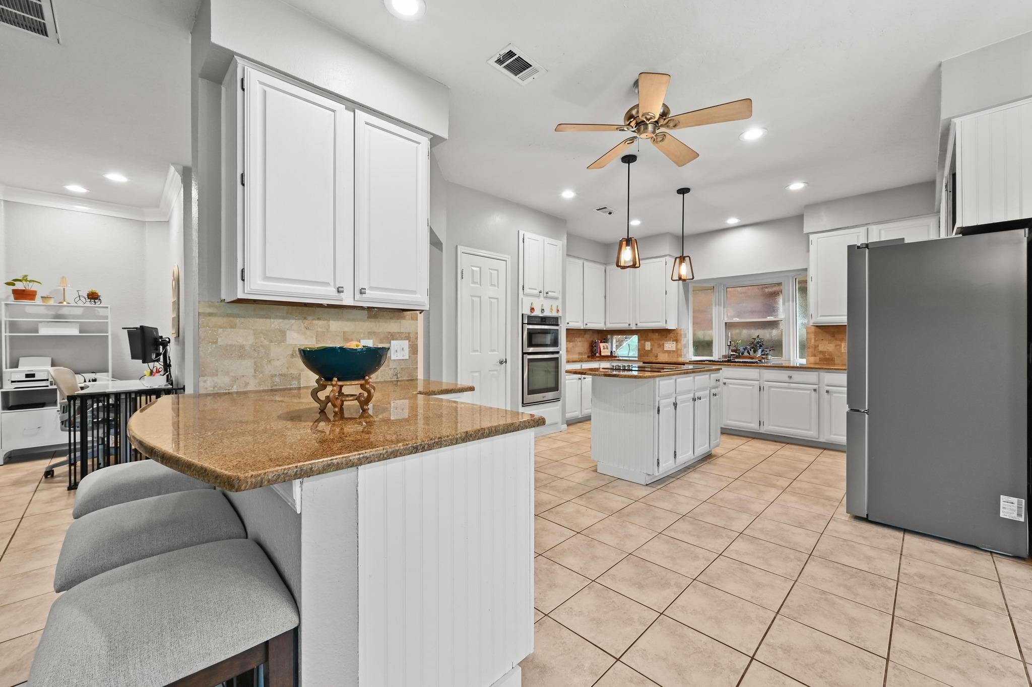 1212 Cardinal Ln, Round Rock, TX 78681