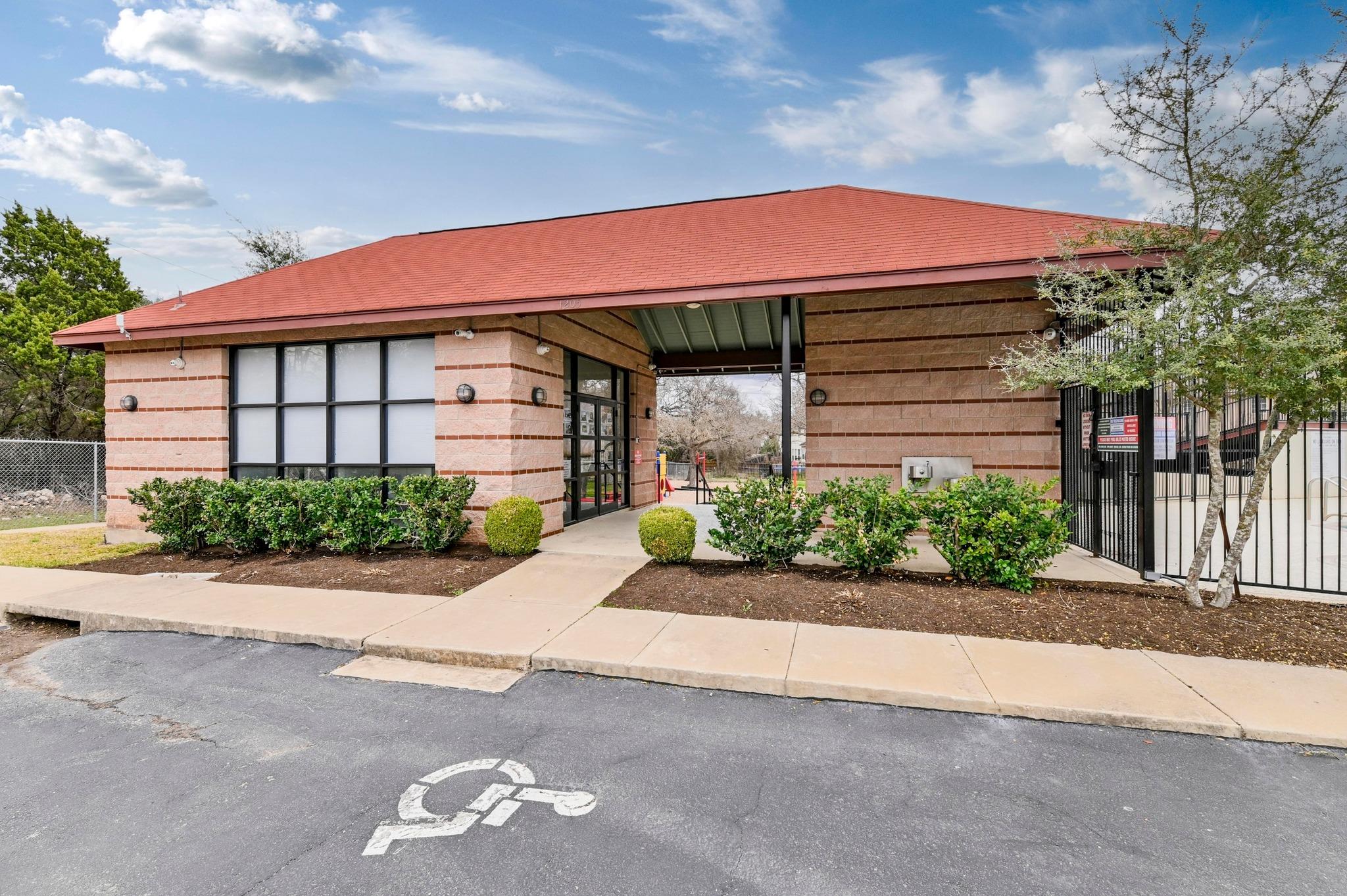 1212 Cardinal Ln, Round Rock, TX 78681