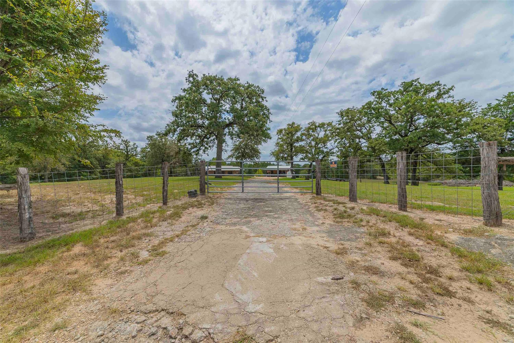 9695 County Road 321, Caldwell, TX 77836