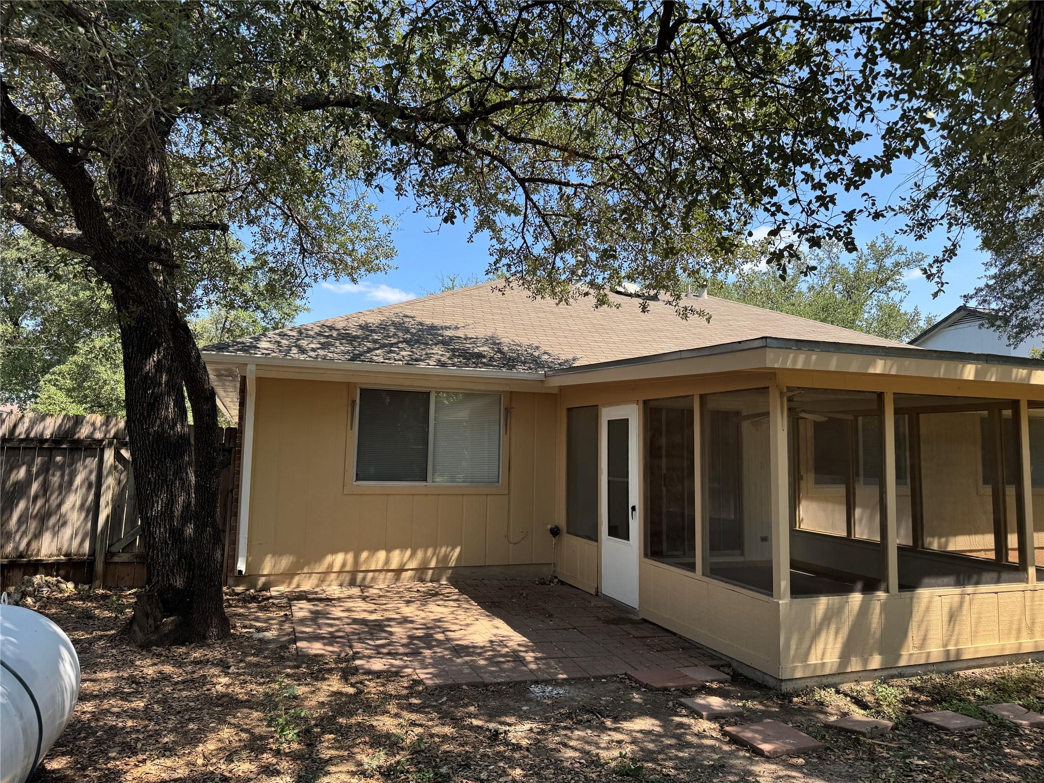 2207 N Cannes Dr, Cedar Park, TX 78613