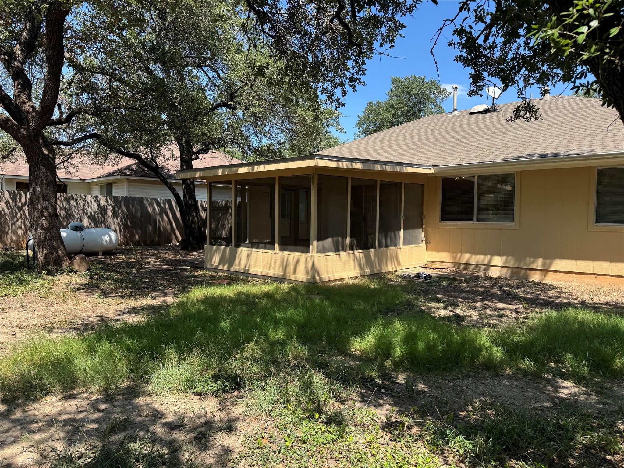 2207 N Cannes Dr, Cedar Park, TX 78613