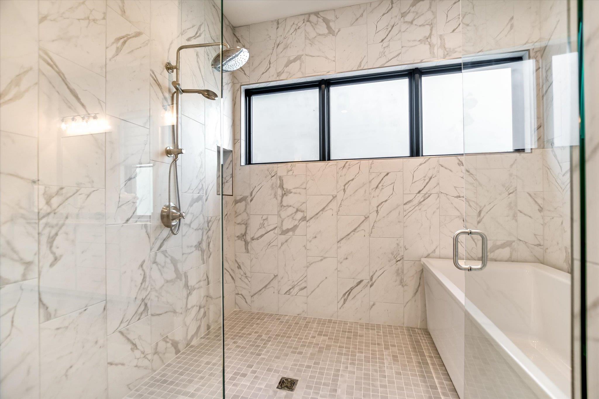 209 Houdini Way, Kingsland, TX 78639