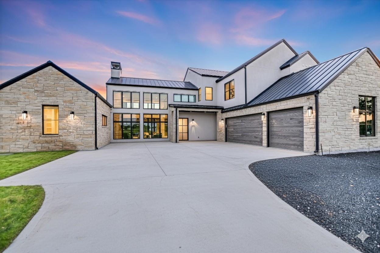 209 Houdini Way, Kingsland, TX 78639