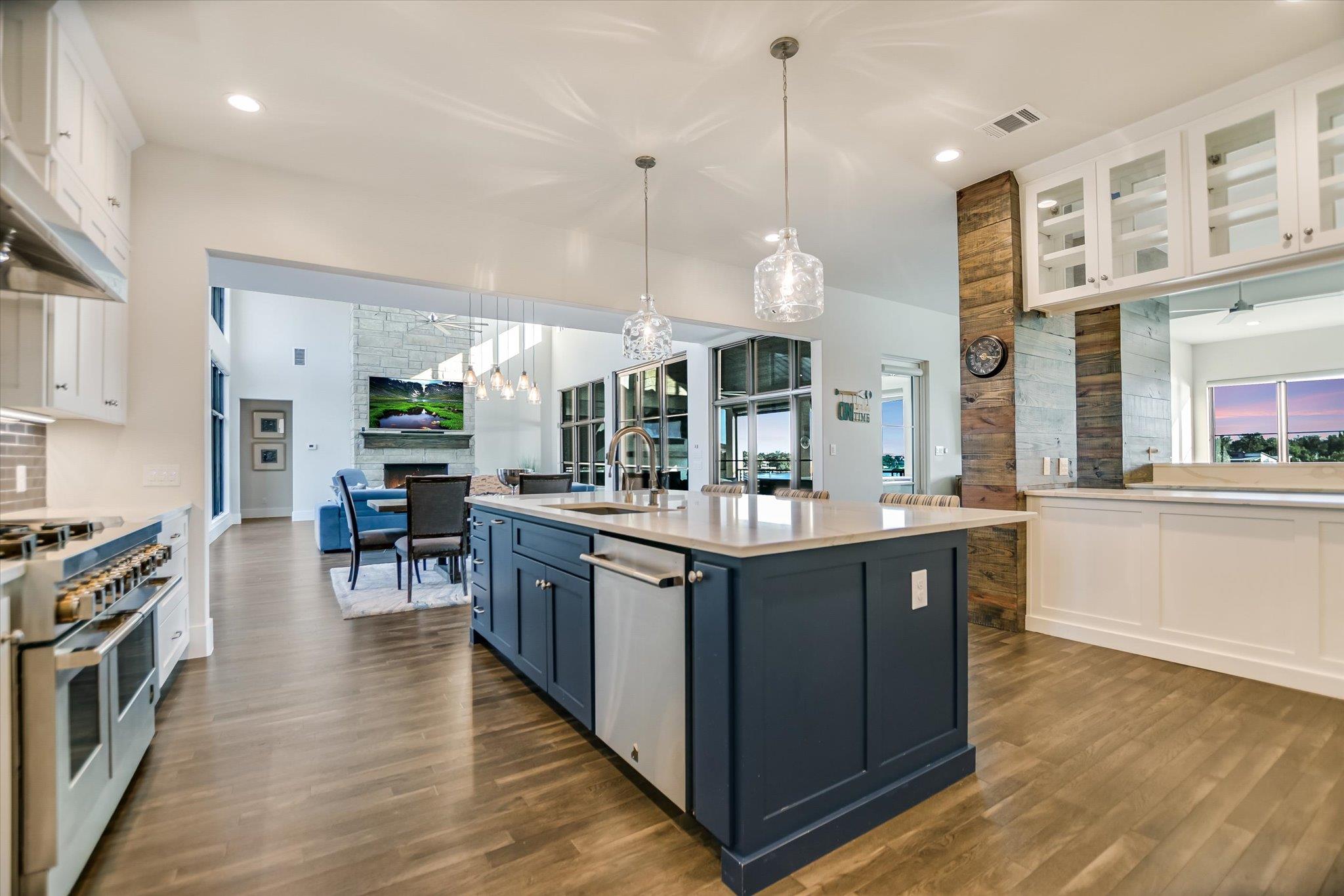 209 Houdini Way, Kingsland, TX 78639