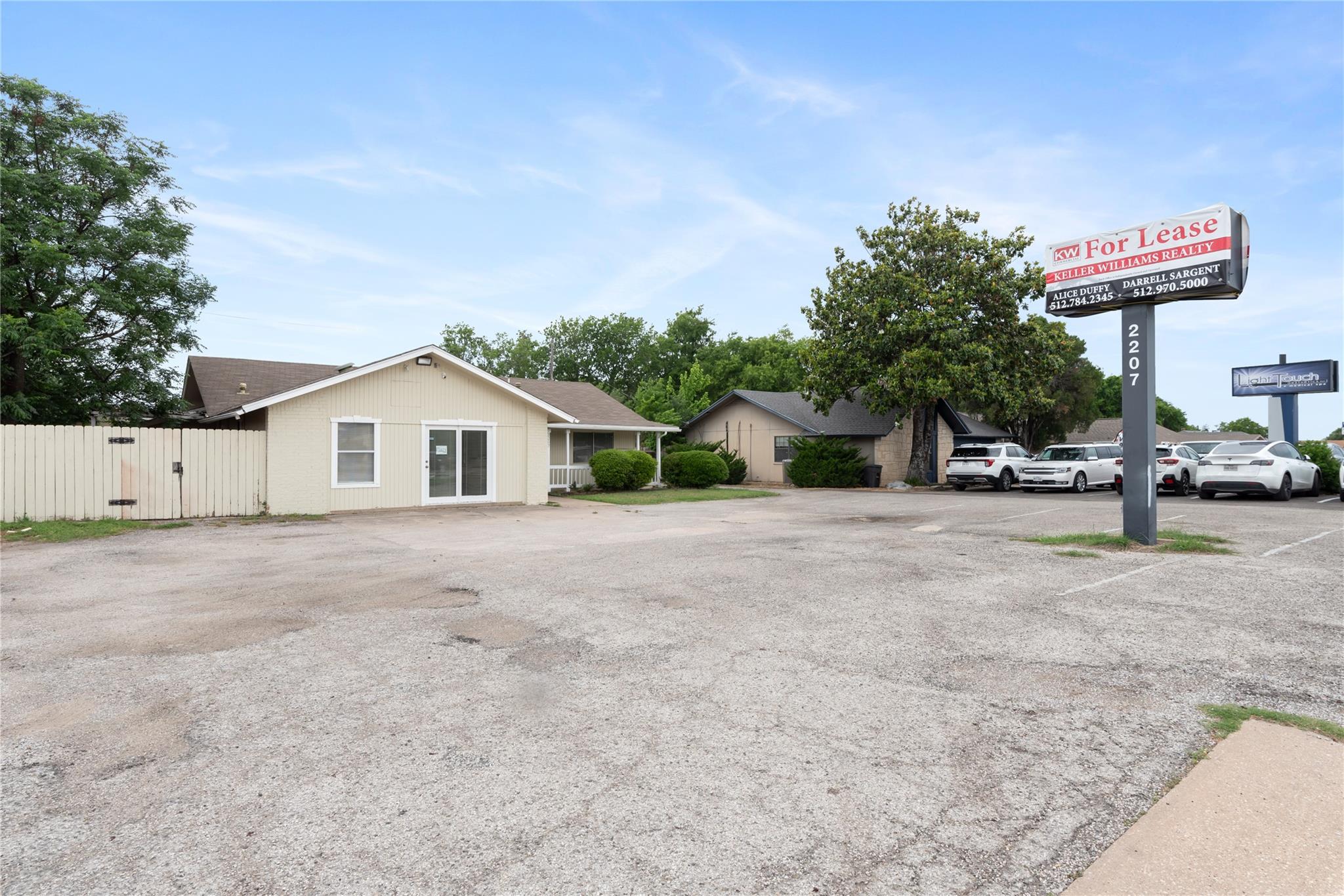 2207 W Parmer Ln, Austin, TX 78727