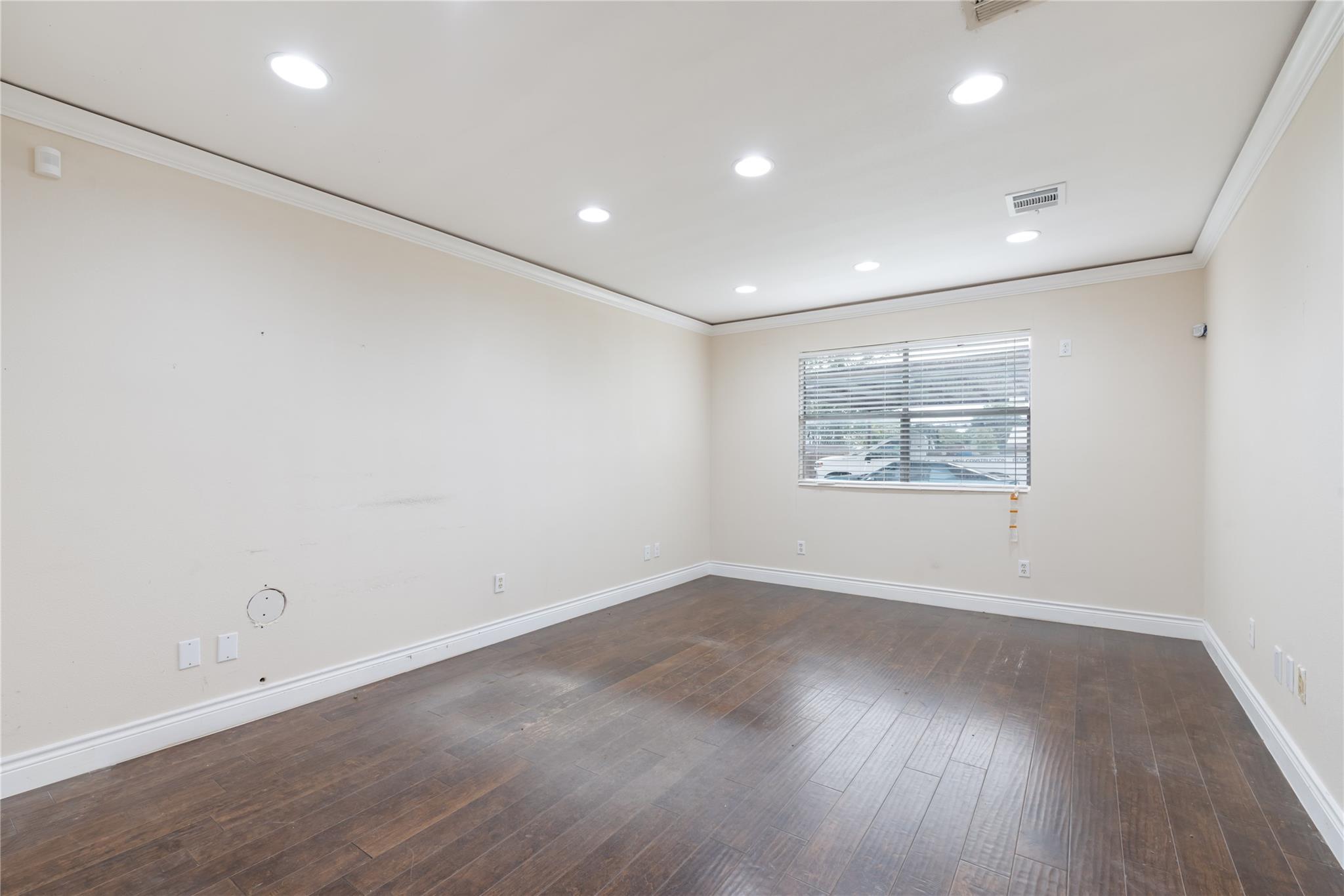 2207 W Parmer Ln, Austin, TX 78727