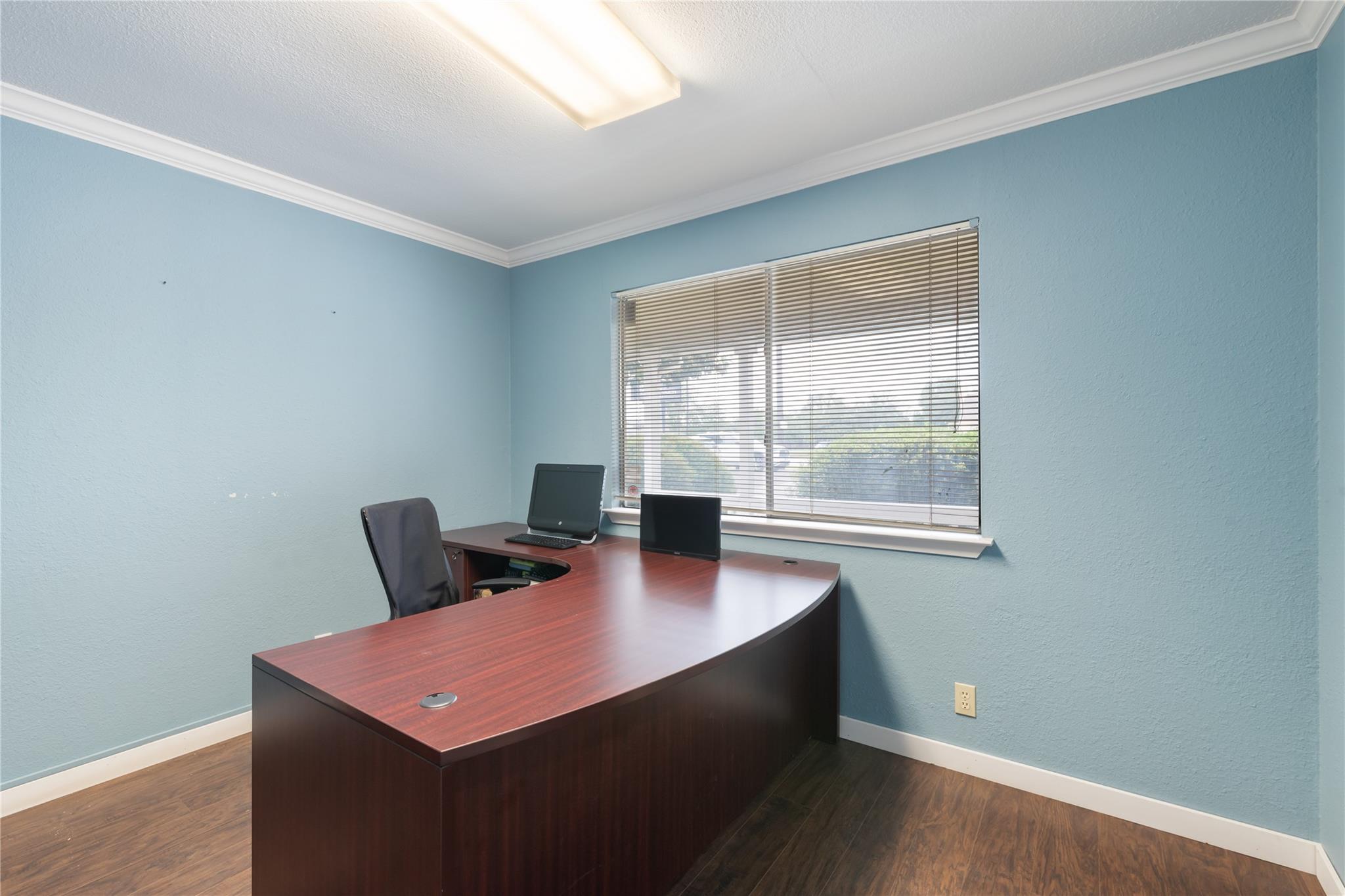 2207 W Parmer Ln, Austin, TX 78727