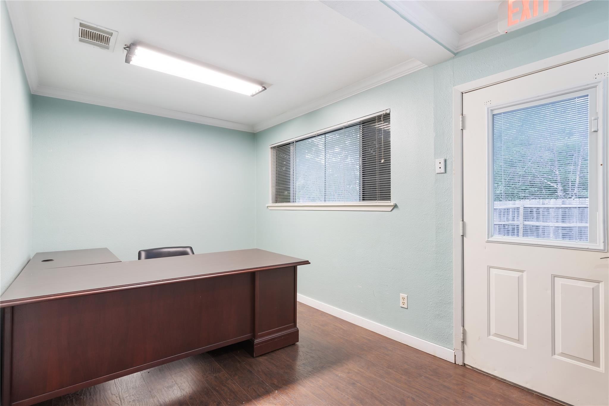 2207 W Parmer Ln, Austin, TX 78727