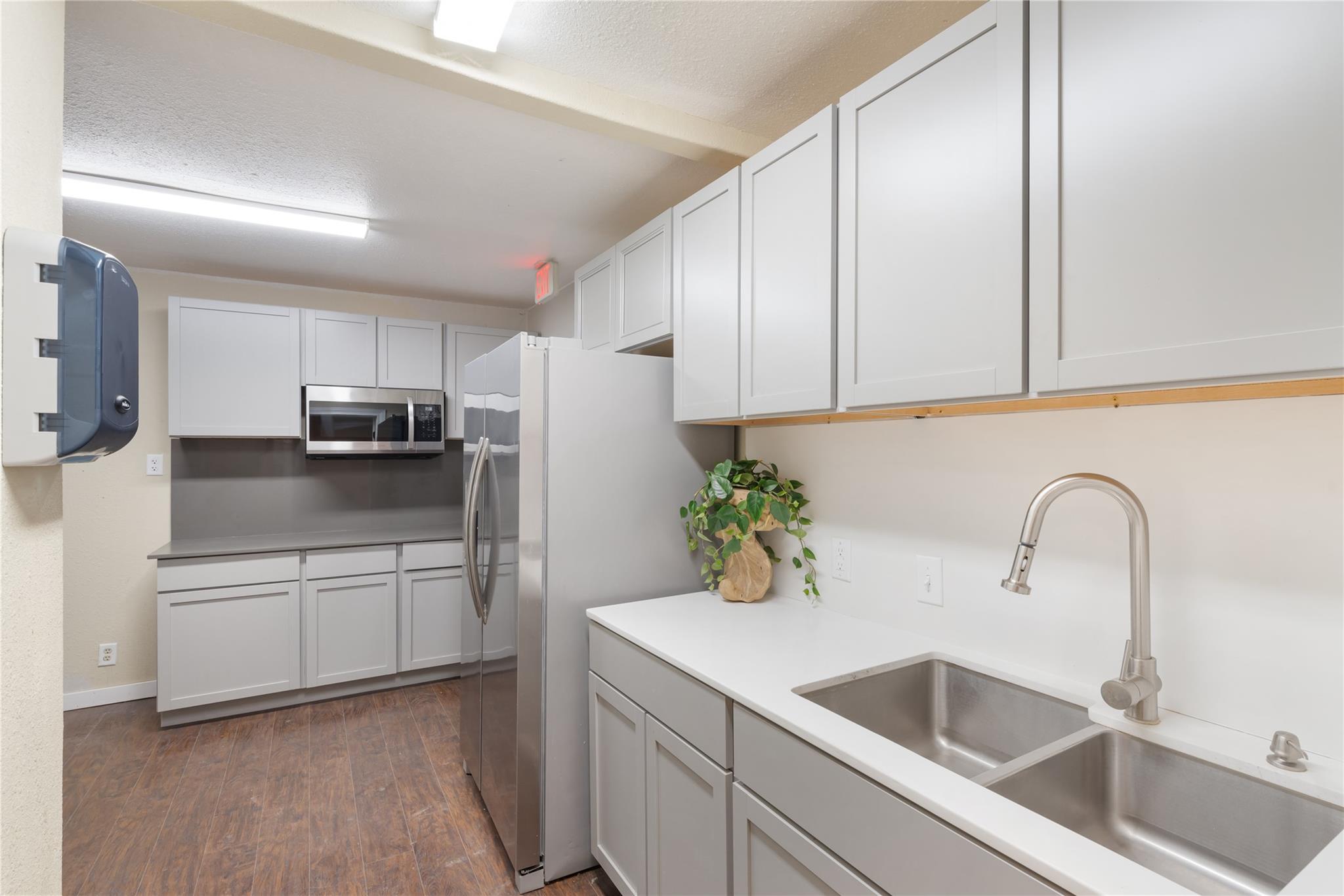 2207 W Parmer Ln, Austin, TX 78727