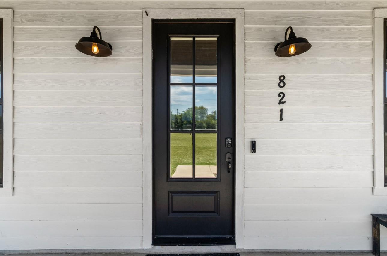 821 Silent Valley Rd, Lockhart, TX 78644