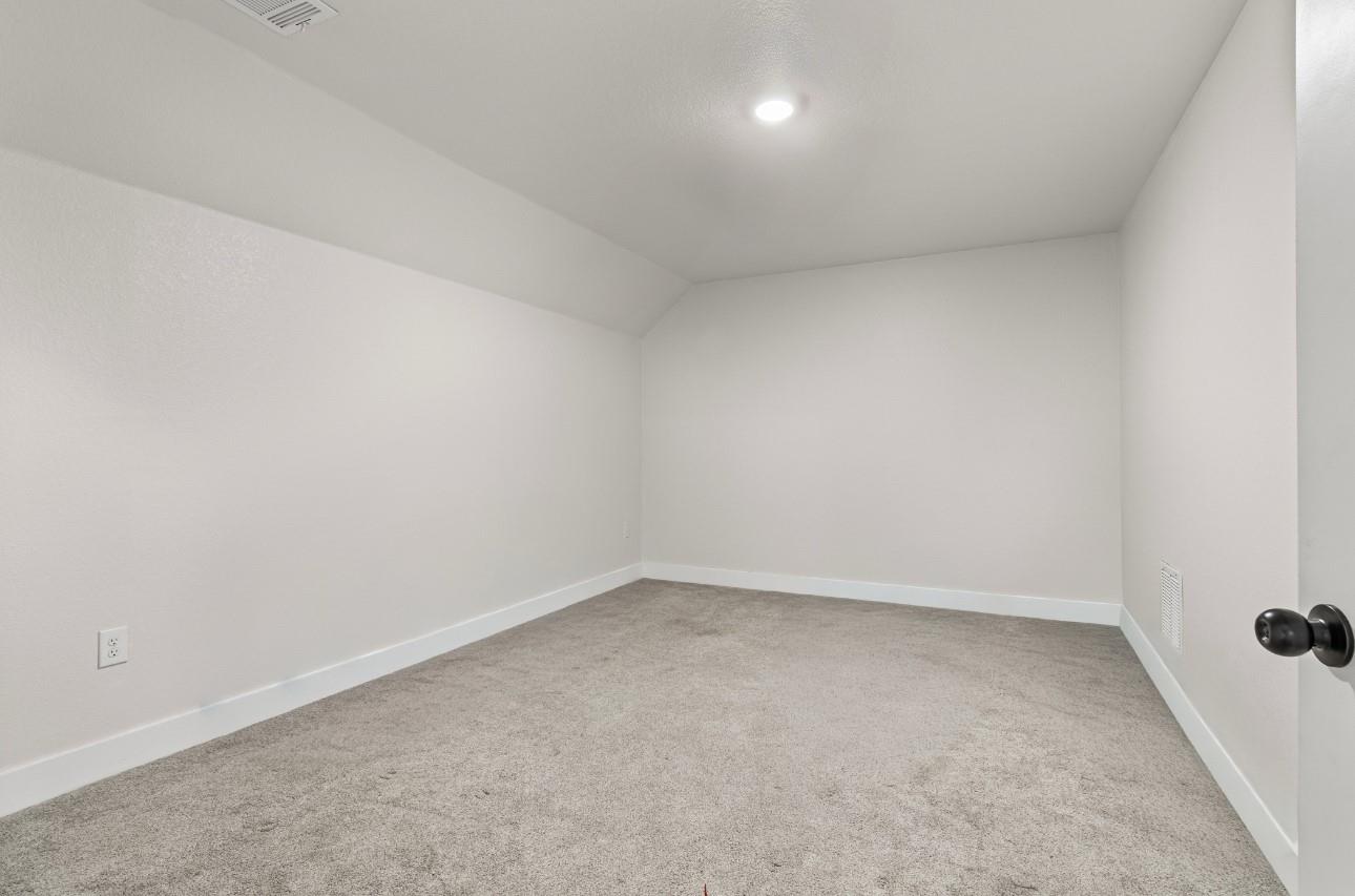 821 Silent Valley Rd, Lockhart, TX 78644