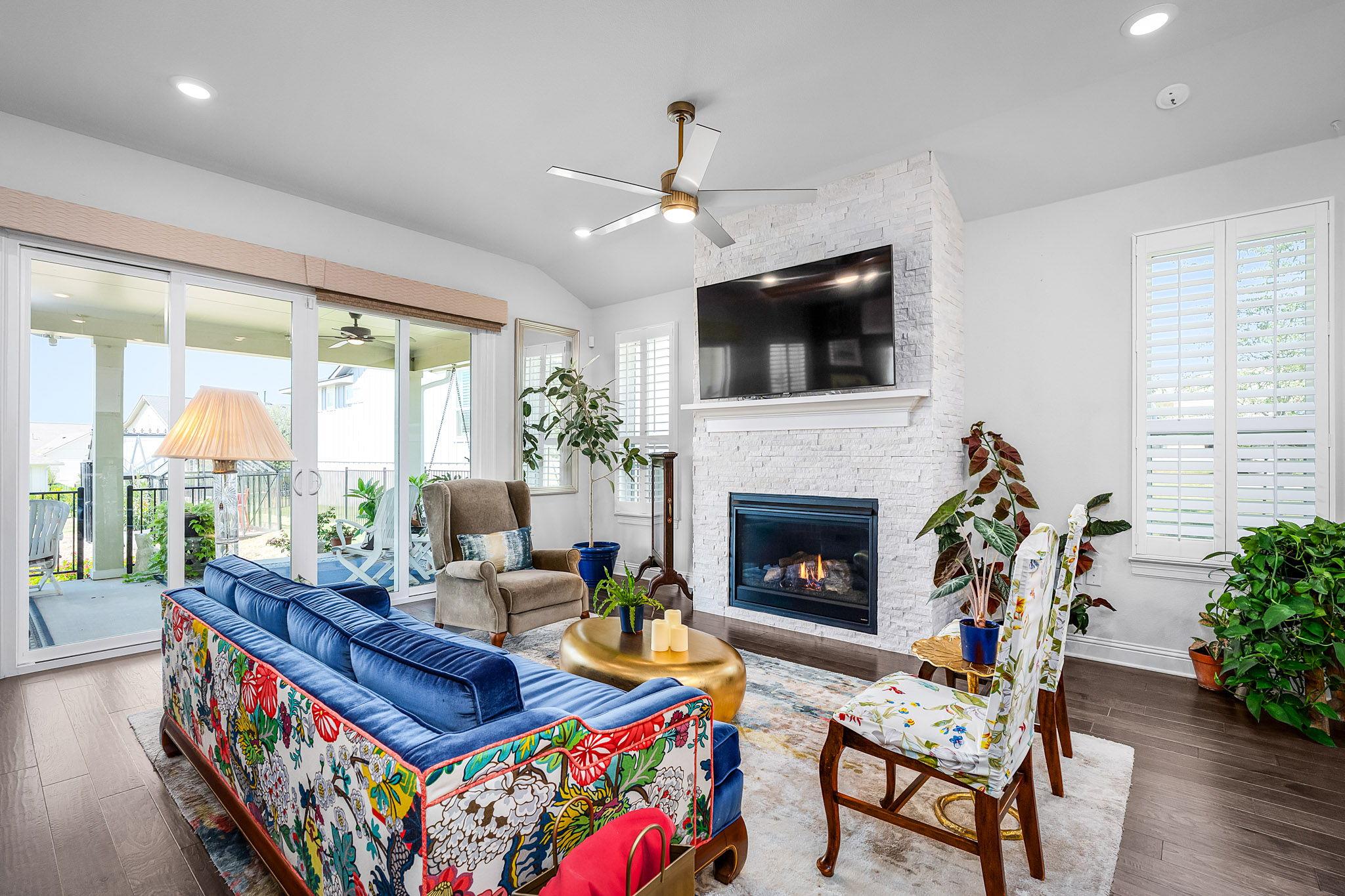 115 Twisting Crest Cv, San Marcos, TX 78666