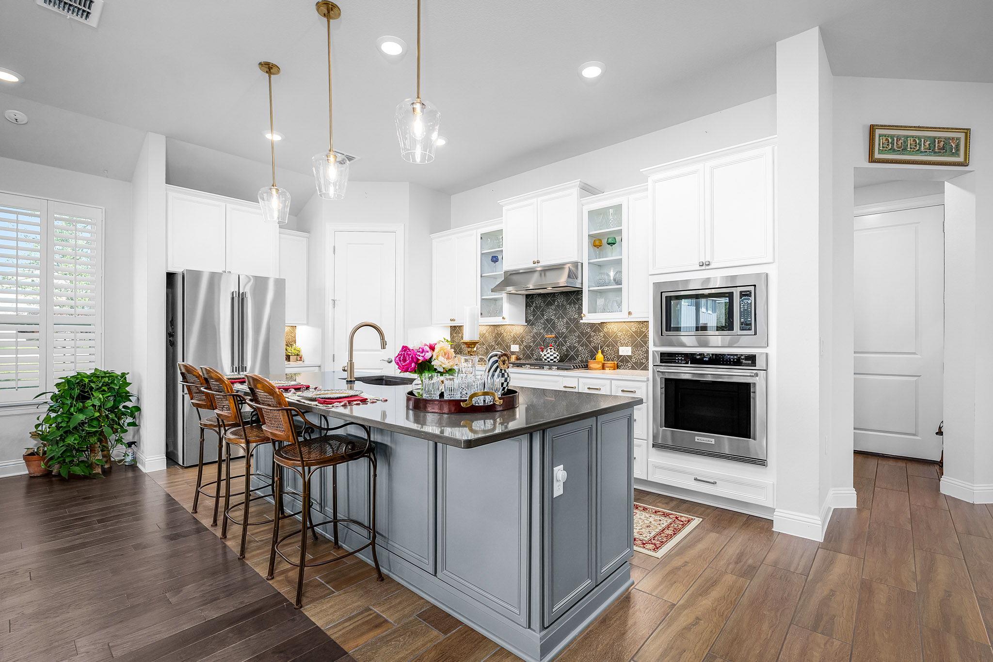 115 Twisting Crest Cv, San Marcos, TX 78666