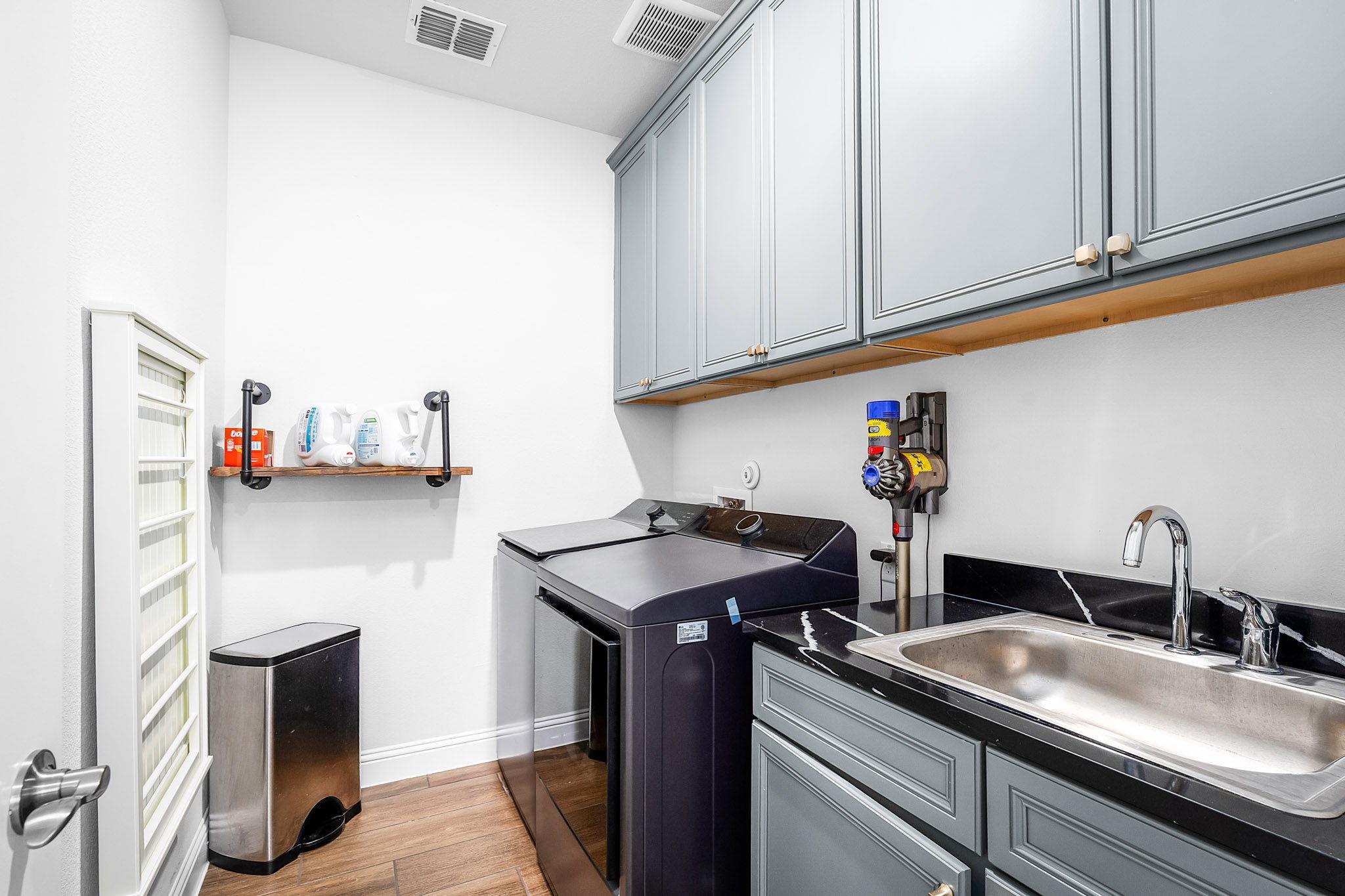 115 Twisting Crest Cv, San Marcos, TX 78666