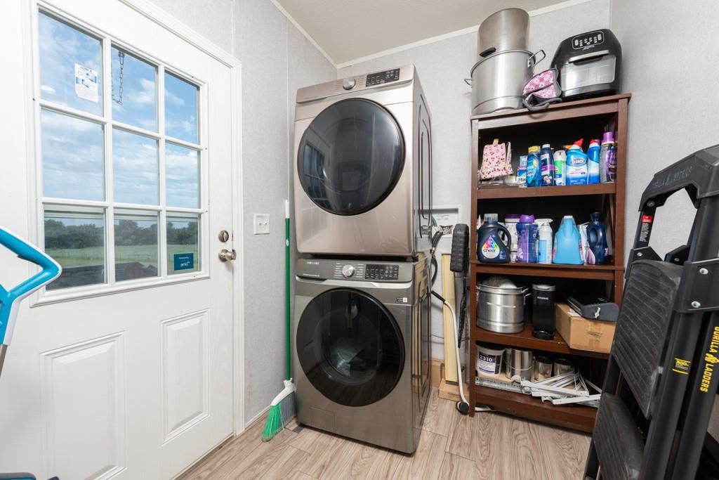 859 Ivy Switch Rd, Luling, TX 78648