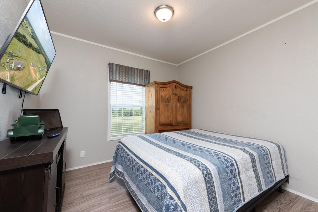 859 Ivy Switch Rd, Luling, TX 78648