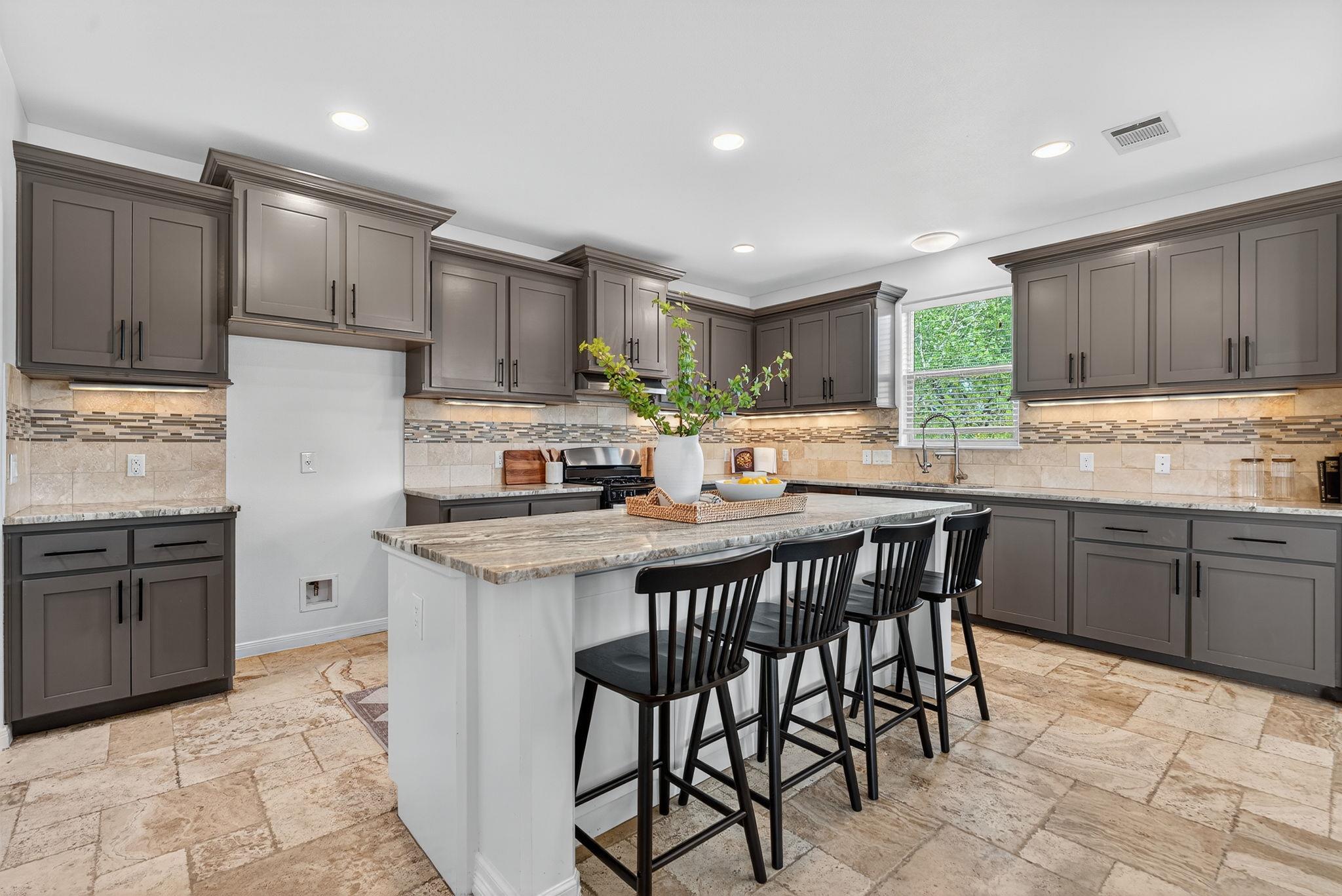 201 Seminole Rd, Leander, TX 78641