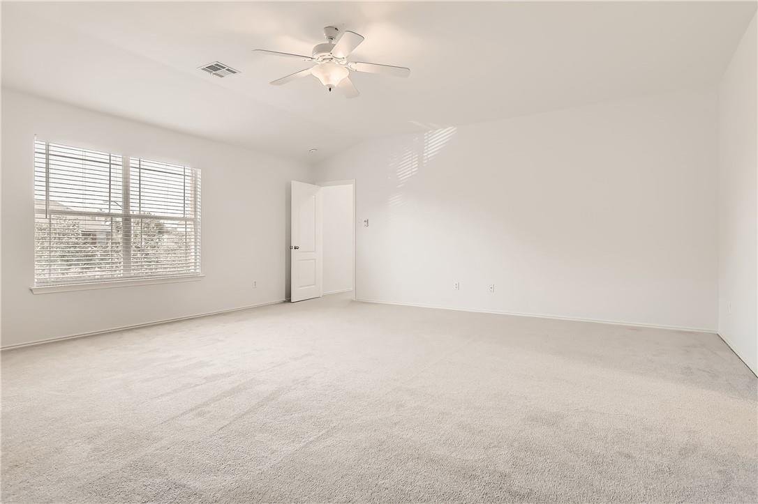 1104 Canoe Cv, Hutto, TX 78634