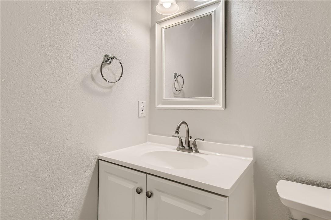 1104 Canoe Cv, Hutto, TX 78634