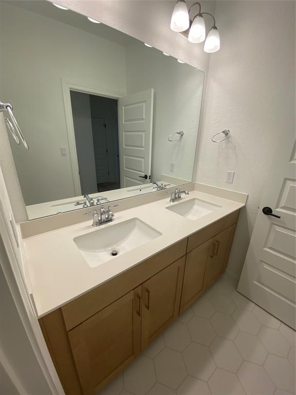 1012 Olinda Ct, Liberty Hill, TX 78642