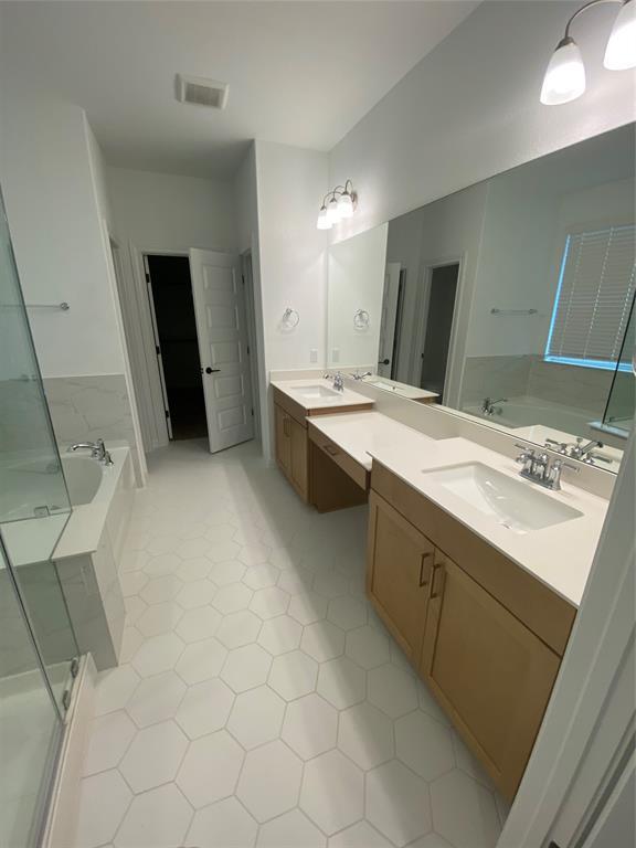 1012 Olinda Ct, Liberty Hill, TX 78642