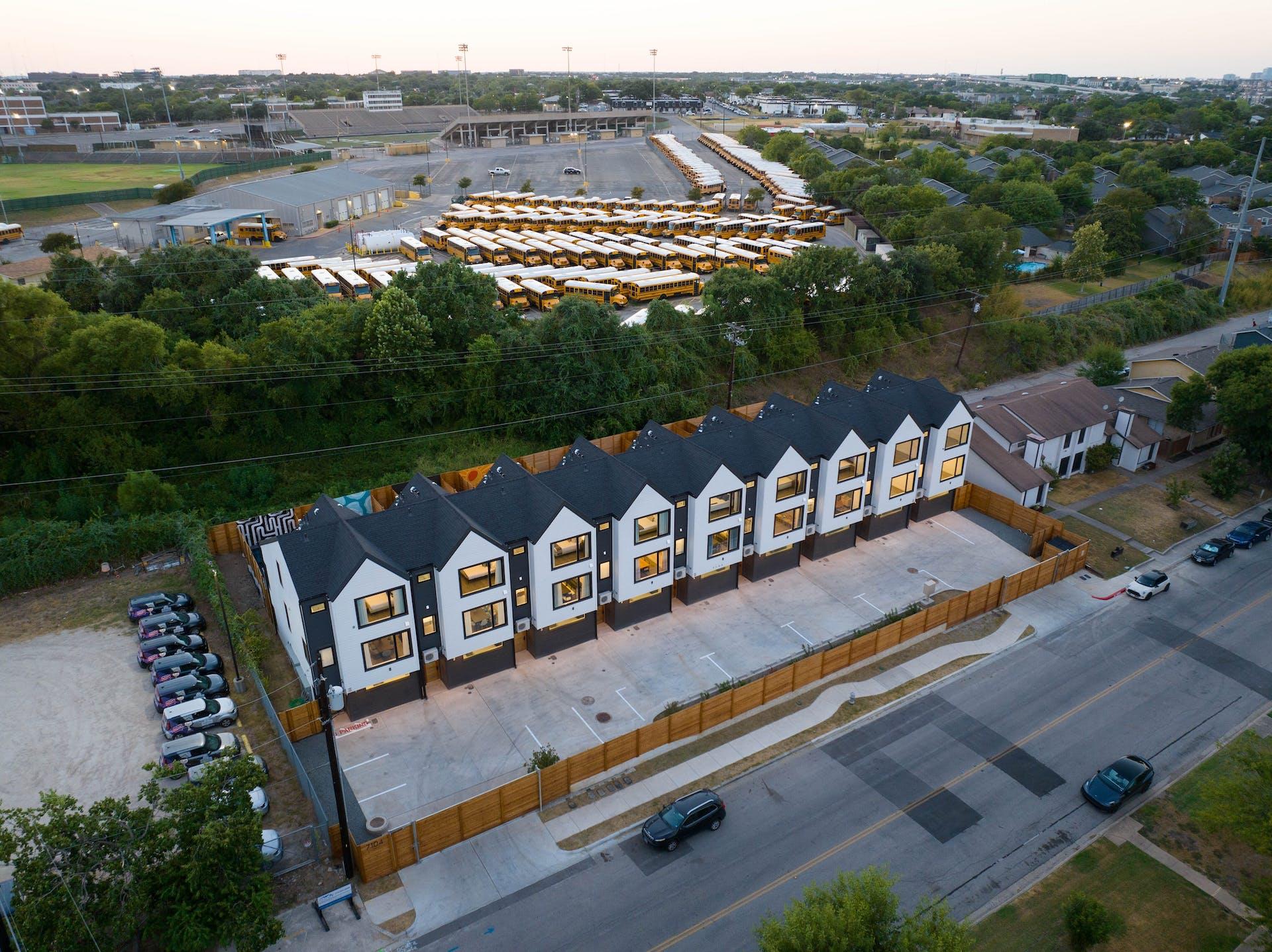 7104 Creekside Dr, Austin, TX 78752