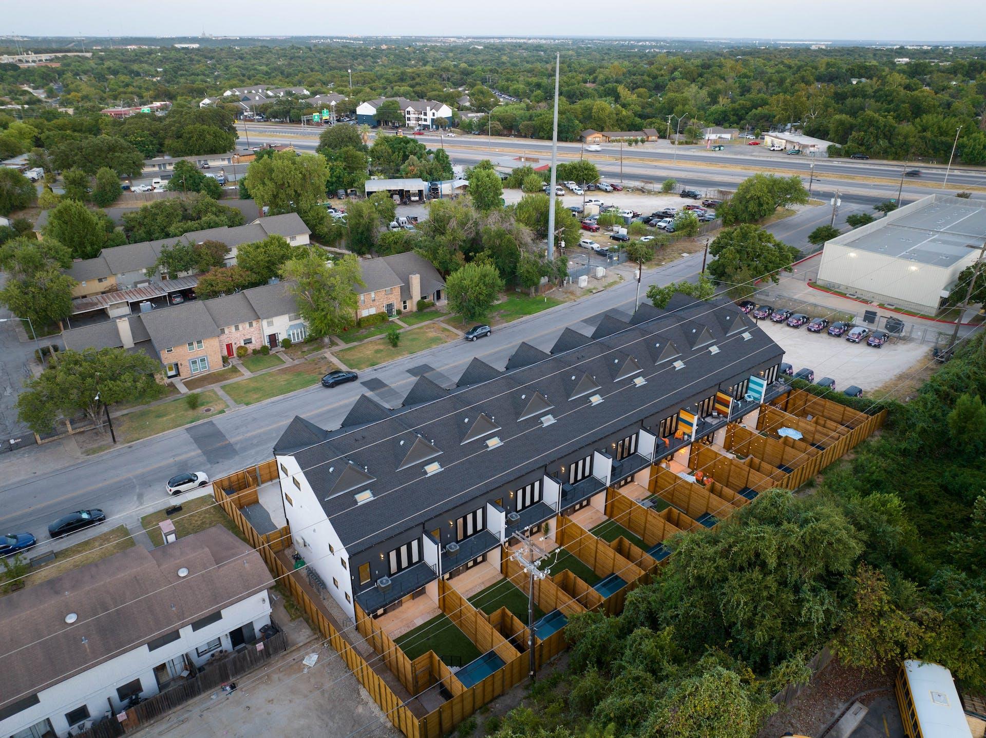 7104 Creekside Dr, Austin, TX 78752