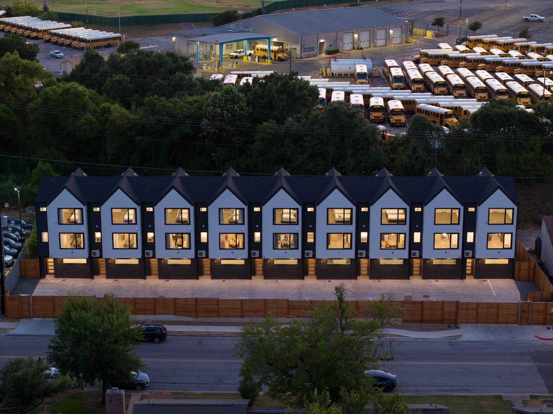 7104 Creekside Dr, Austin, TX 78752