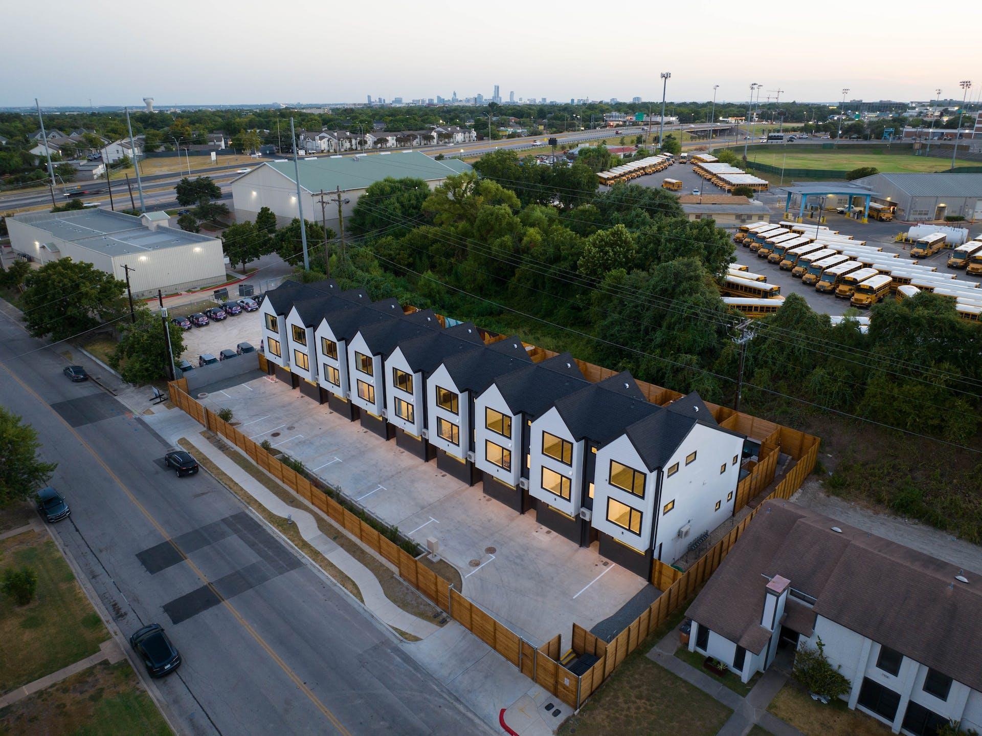 7104 Creekside Dr, Austin, TX 78752