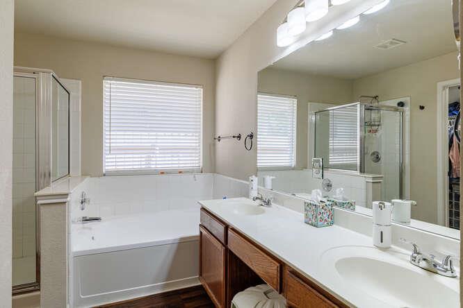 213 Chandler Crossing Trl, Round Rock, TX 78665