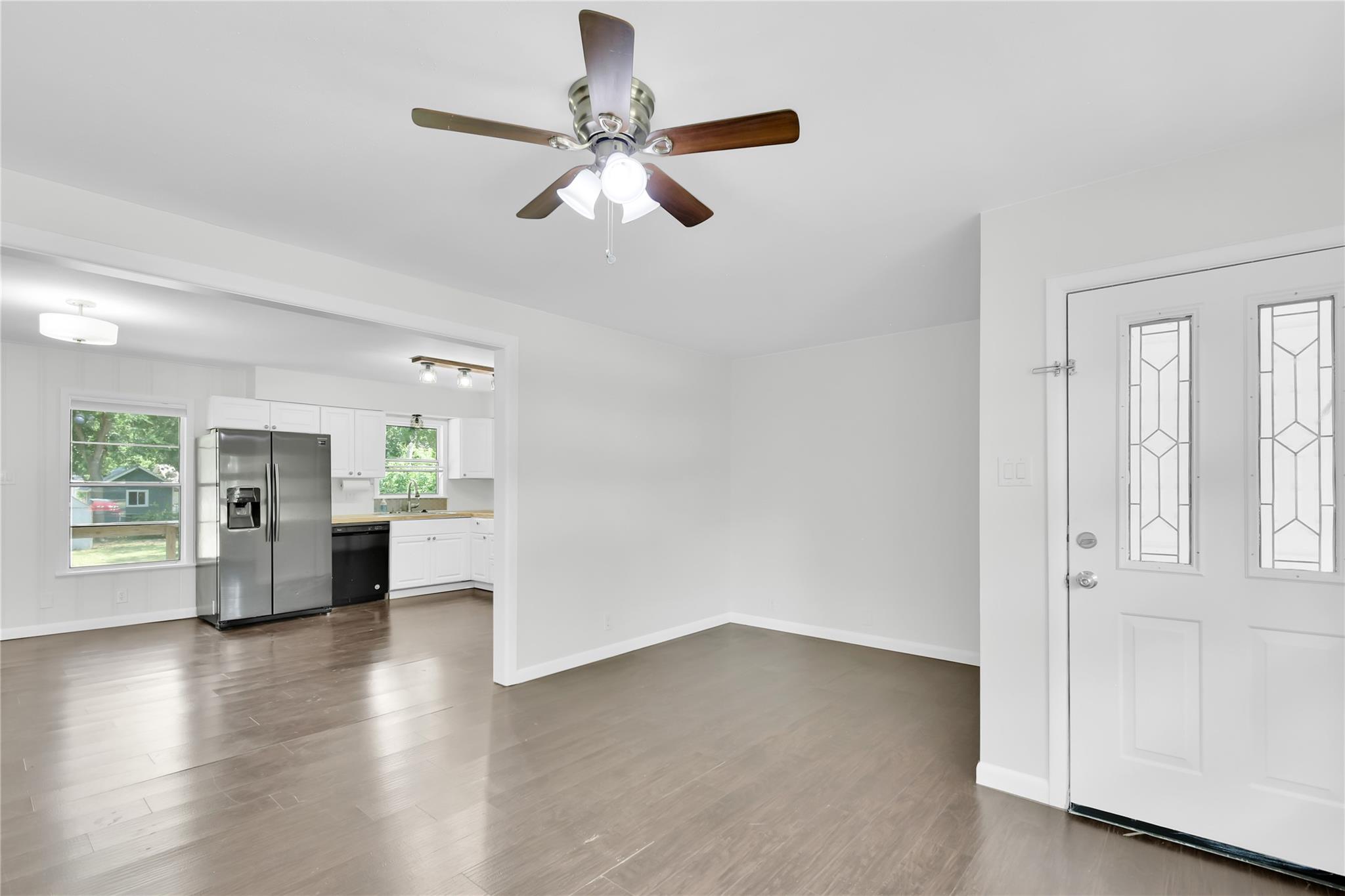 1407 Kent St, Taylor, TX 76574