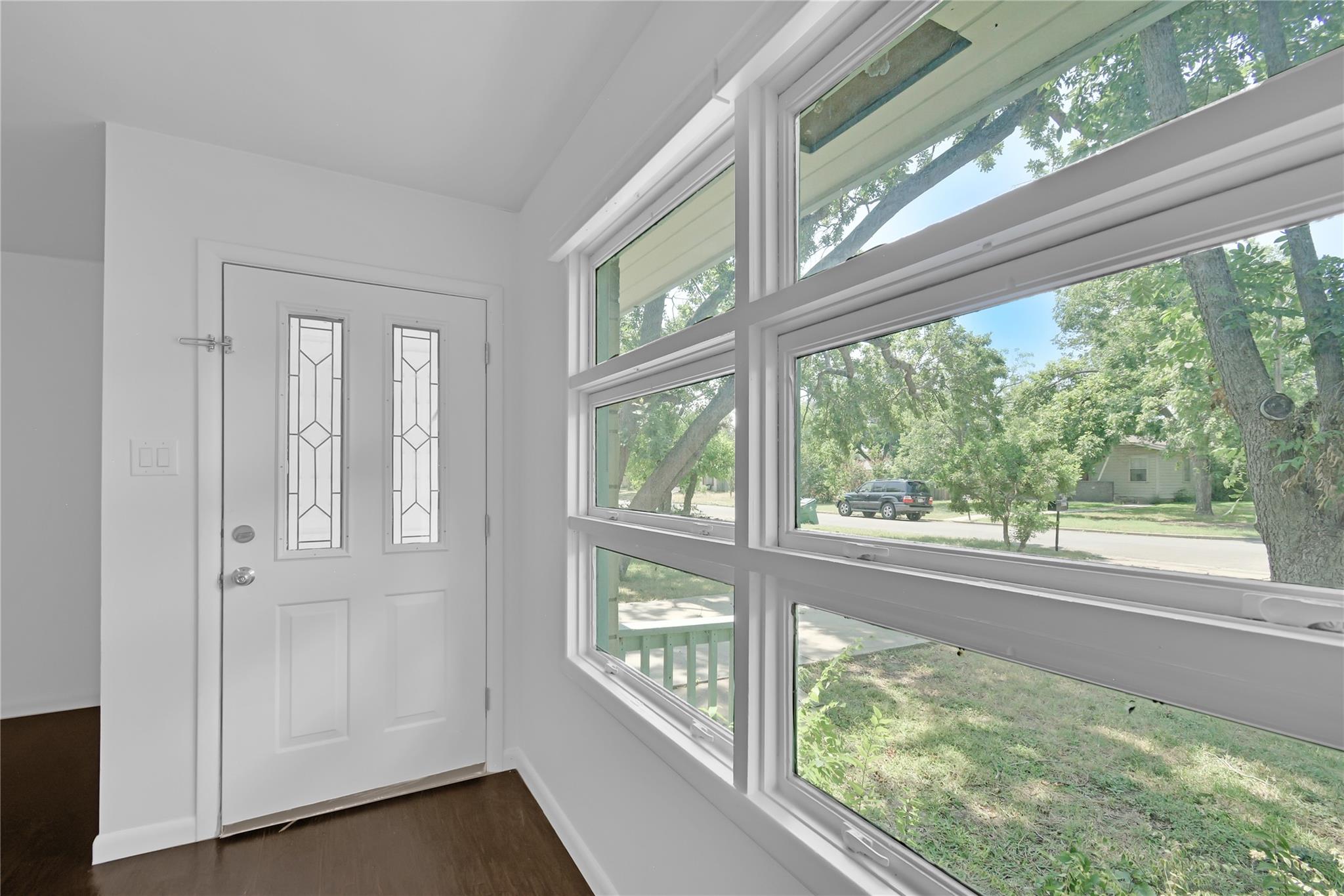 1407 Kent St, Taylor, TX 76574