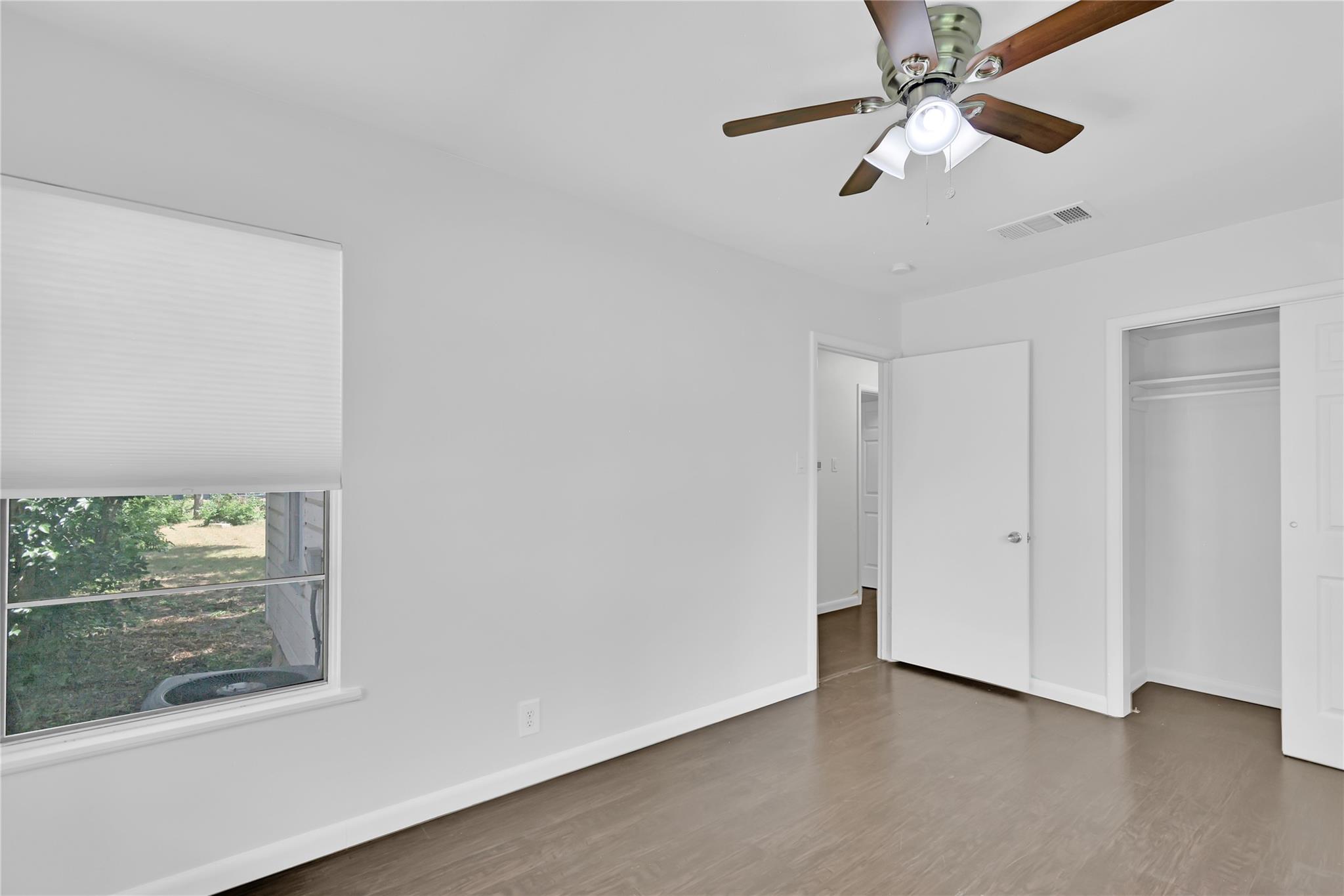 1407 Kent St, Taylor, TX 76574