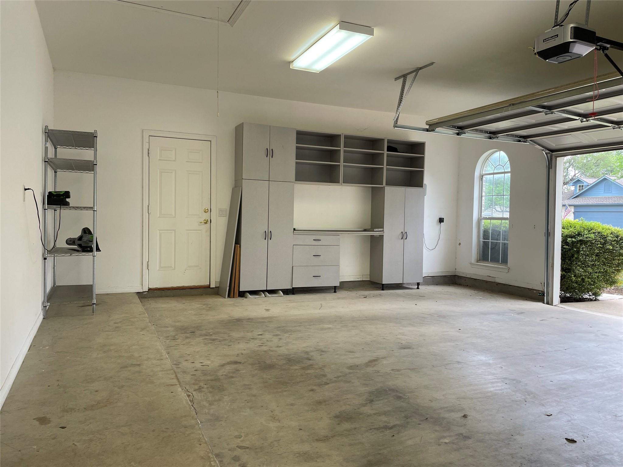 120 W Brazos Dr, Georgetown, TX 78628