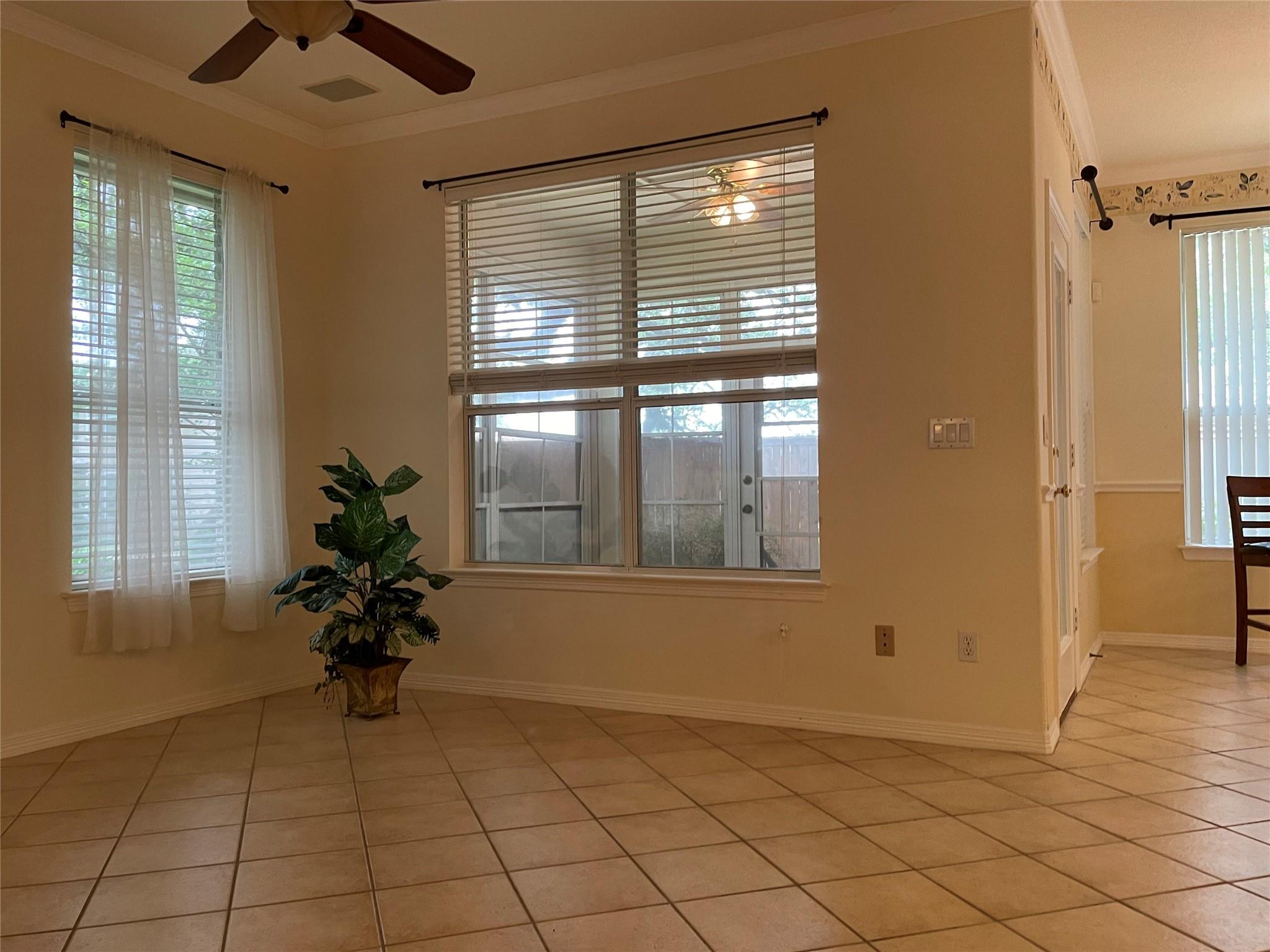 120 W Brazos Dr, Georgetown, TX 78628