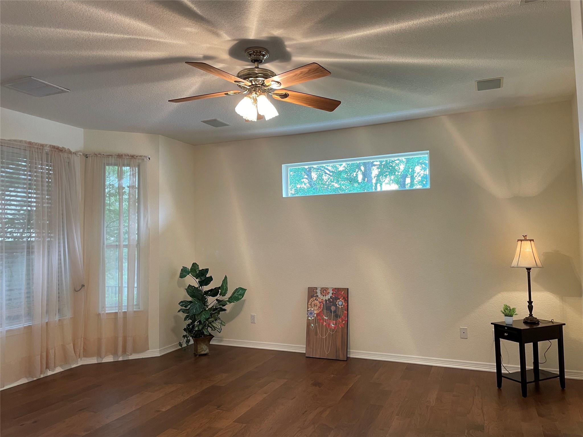 120 W Brazos Dr, Georgetown, TX 78628