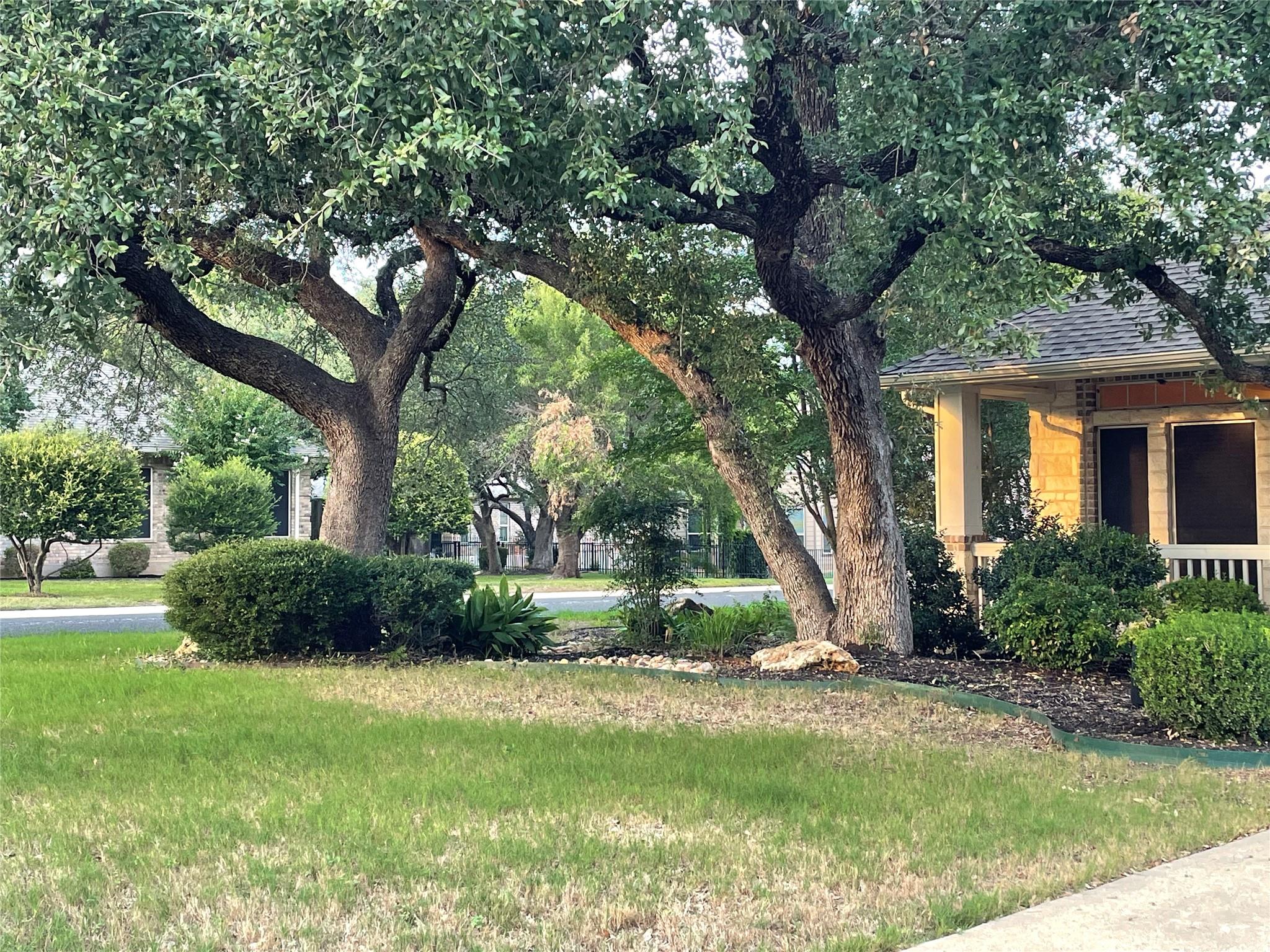 120 W Brazos Dr, Georgetown, TX 78628