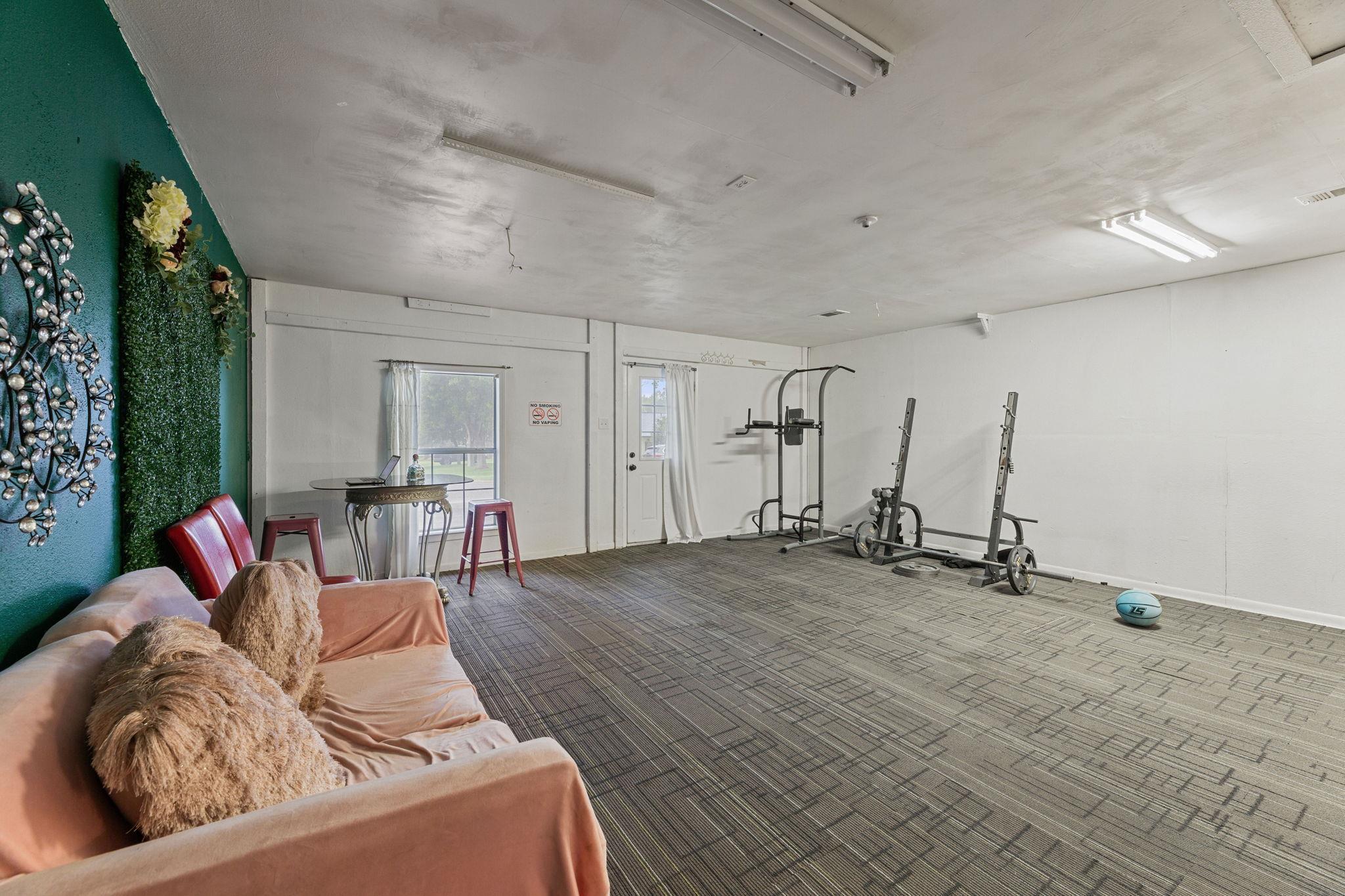 201 FAIRLANE Dr, Round Rock, TX 78664