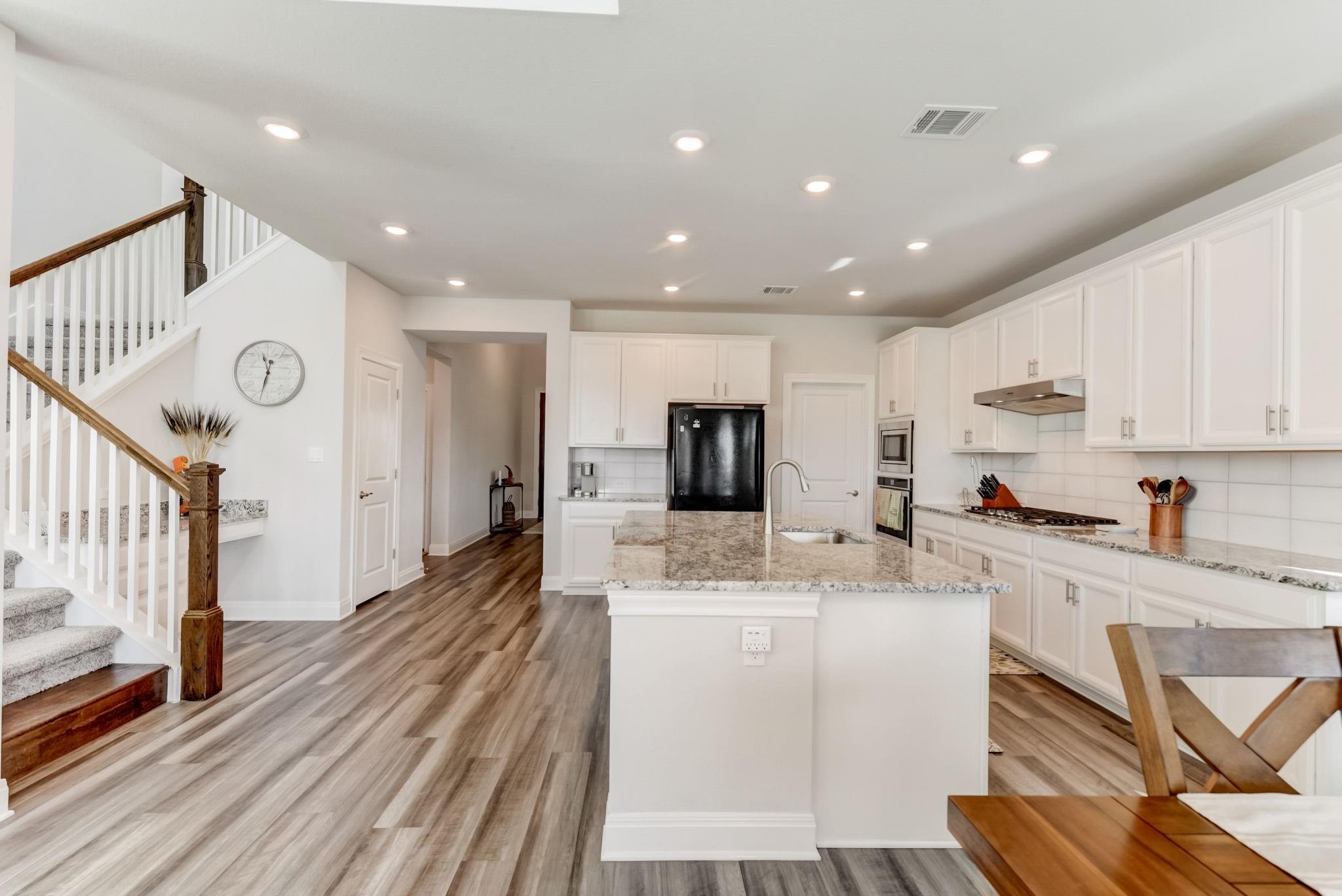 2121 Prairie Oaks Dr, Georgetown, TX 78628