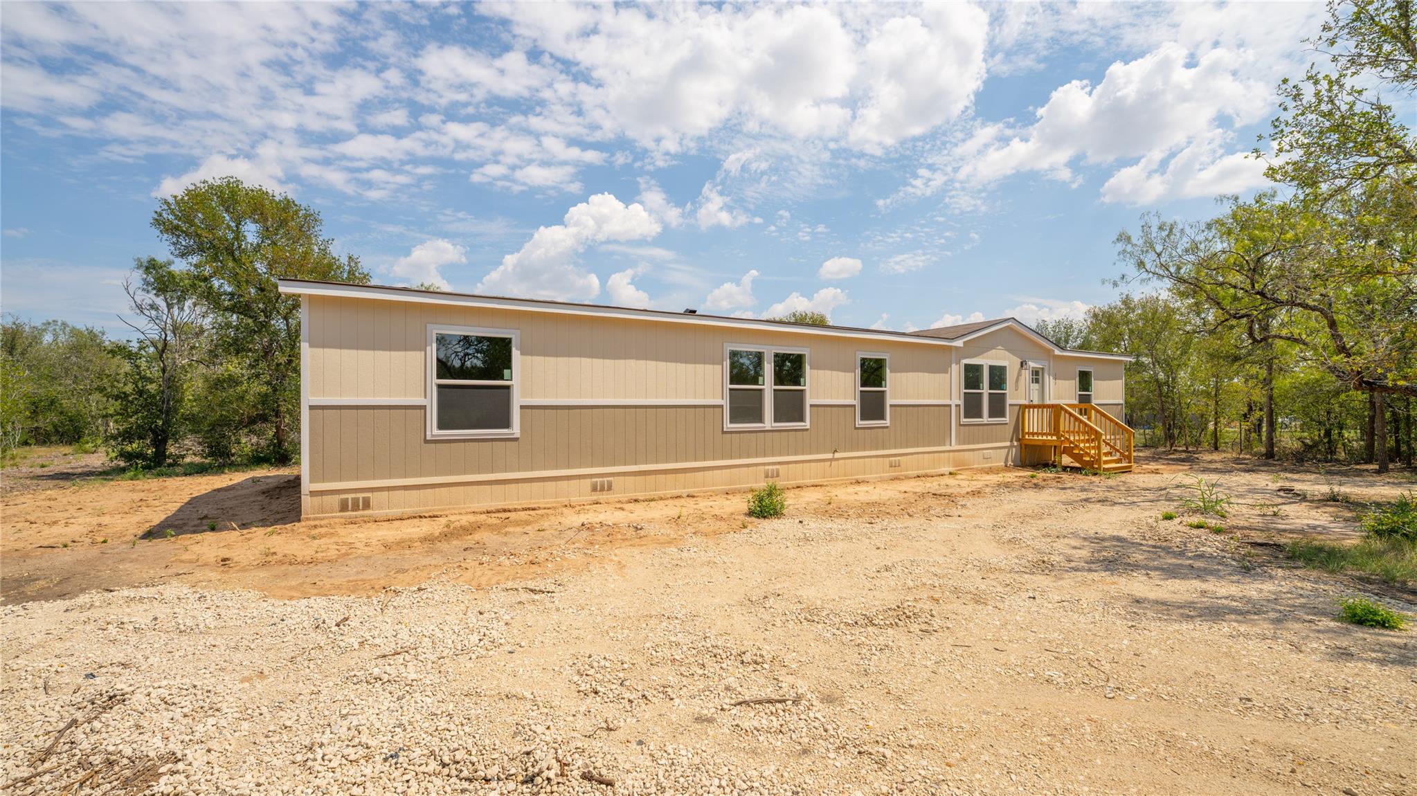 123 Baylen Clifton Ln, Lockhart, TX 78644