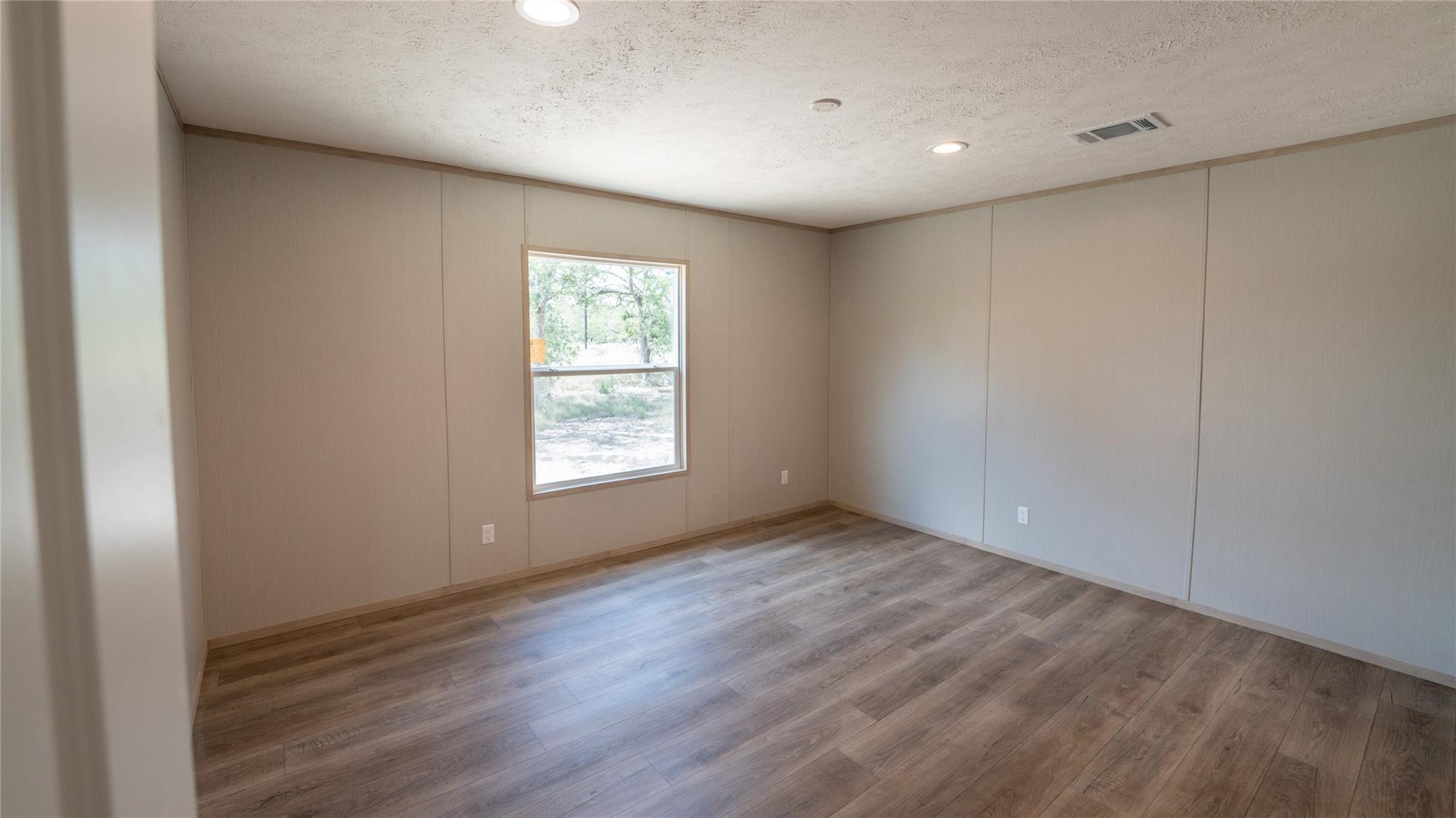 123 Baylen Clifton Ln, Lockhart, TX 78644