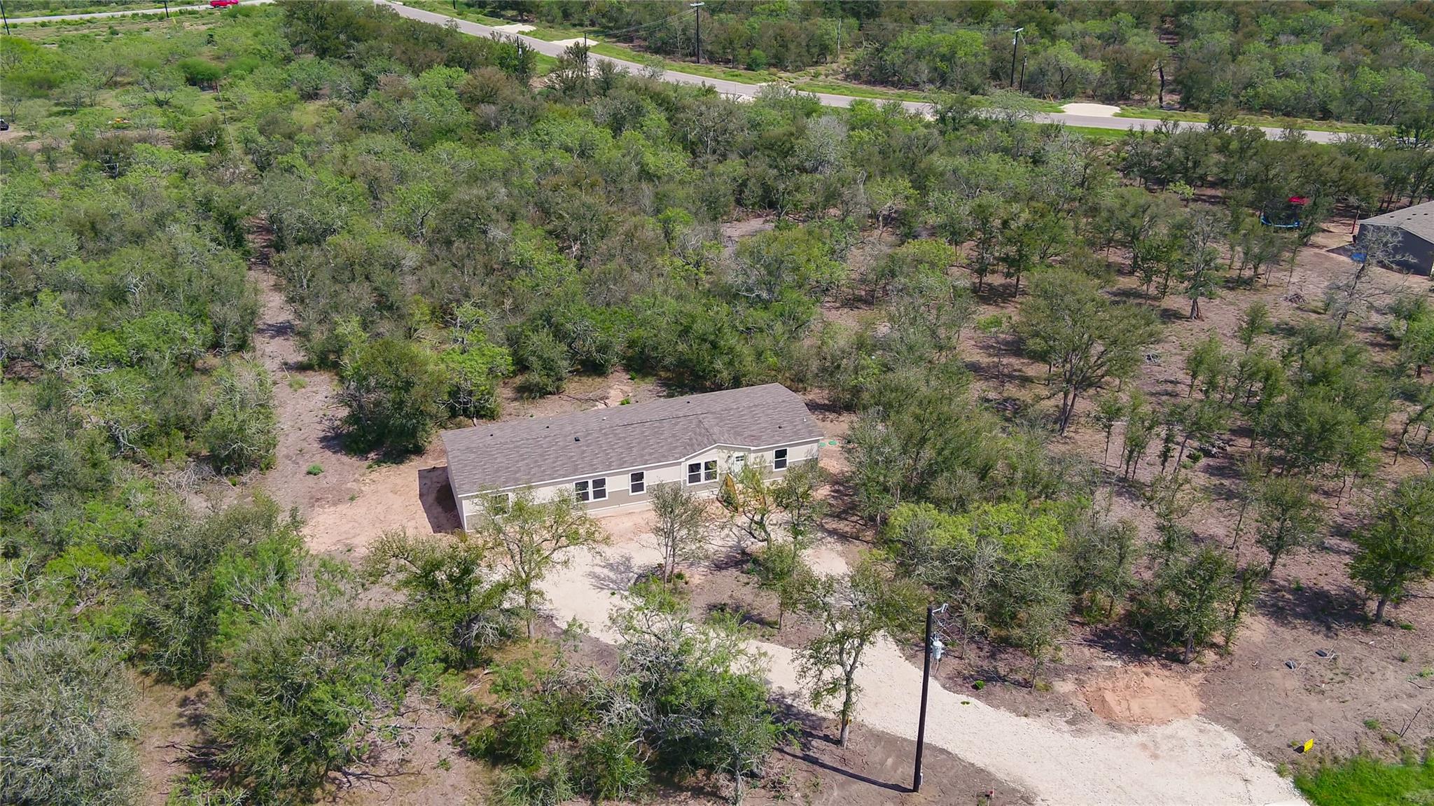 123 Baylen Clifton Ln, Lockhart, TX 78644