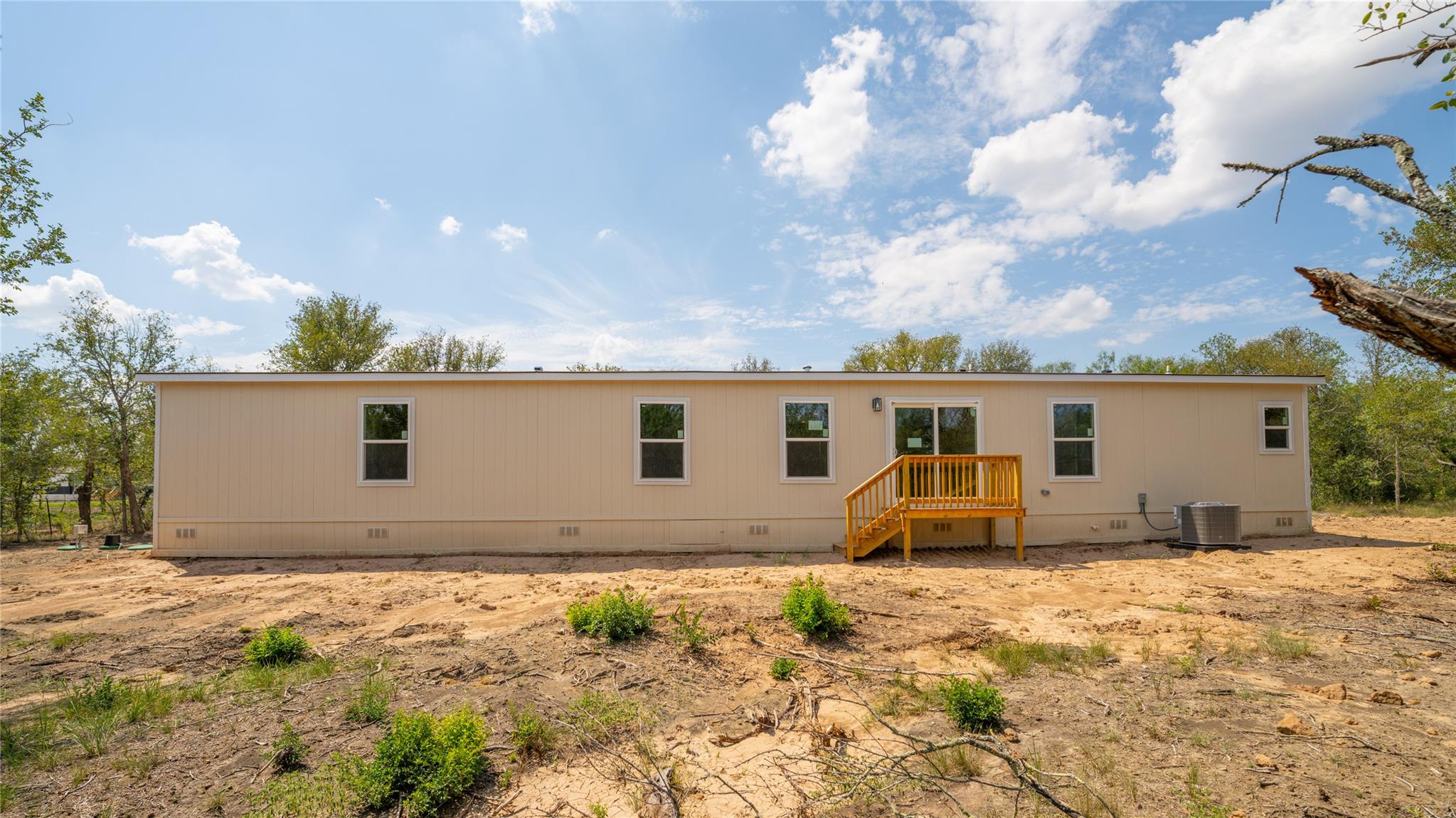 123 Baylen Clifton Ln, Lockhart, TX 78644