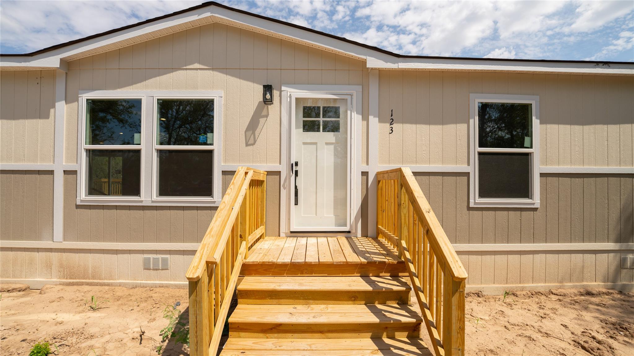 123 Baylen Clifton Ln, Lockhart, TX 78644